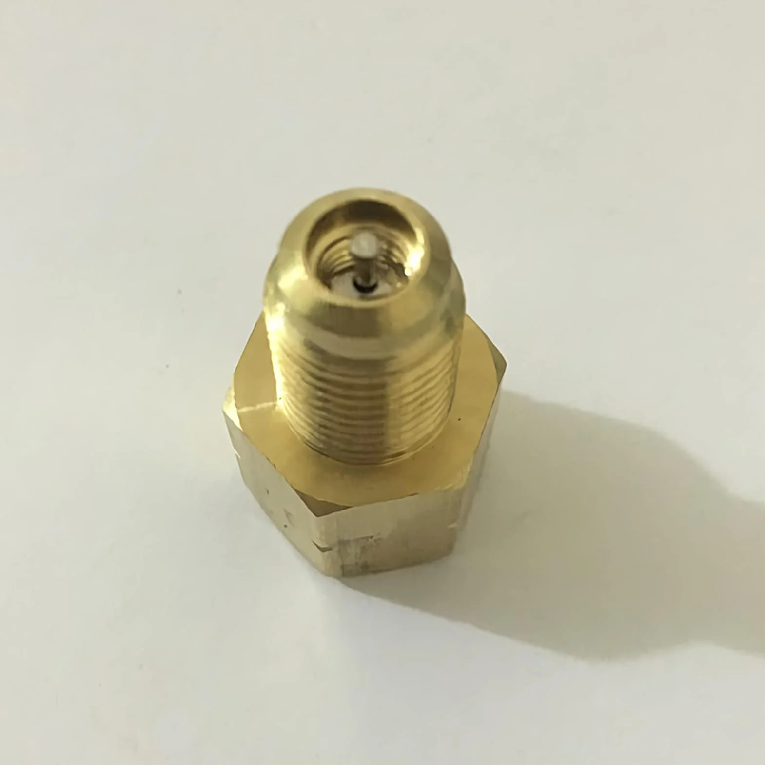 Adattatore Filettato per Bombole di Refrigerante 6mm per Sistemi di Refrigerazione AC