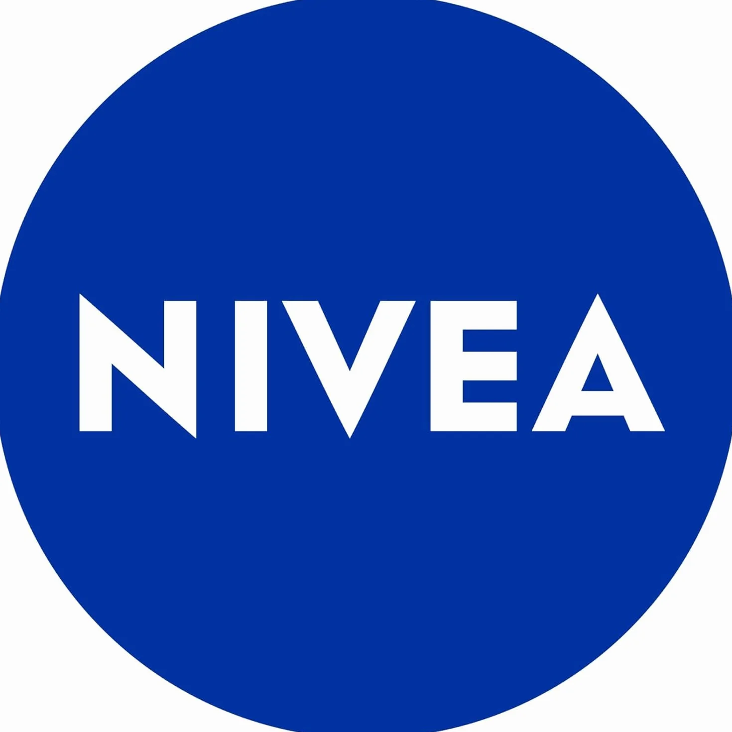 NIVEA Clean Deeper Scrub Viso Quotidiano 150 ml, Scrub esfoliante antibatterico, Esfoliante viso con Acido Lattico, Previene brufoli e punti neri, Non comedogenico, Detergente pelle grassa e mista