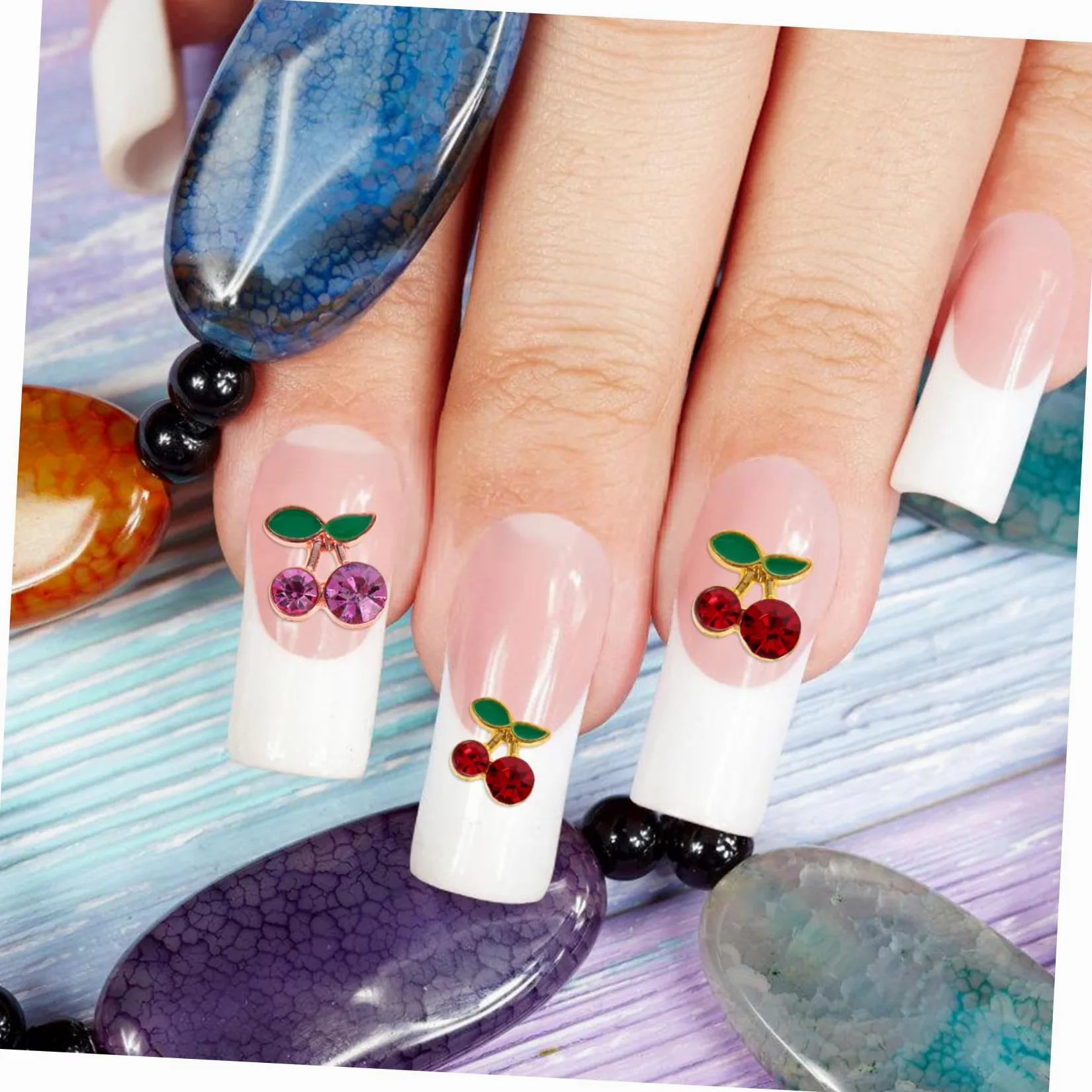 5 Set Charm Per Unghie Decorazioni Con Design Per Nail Art Per Unghie Naturali E Facili Applicare E Condividere Con Amiche 32 Pezzi*5