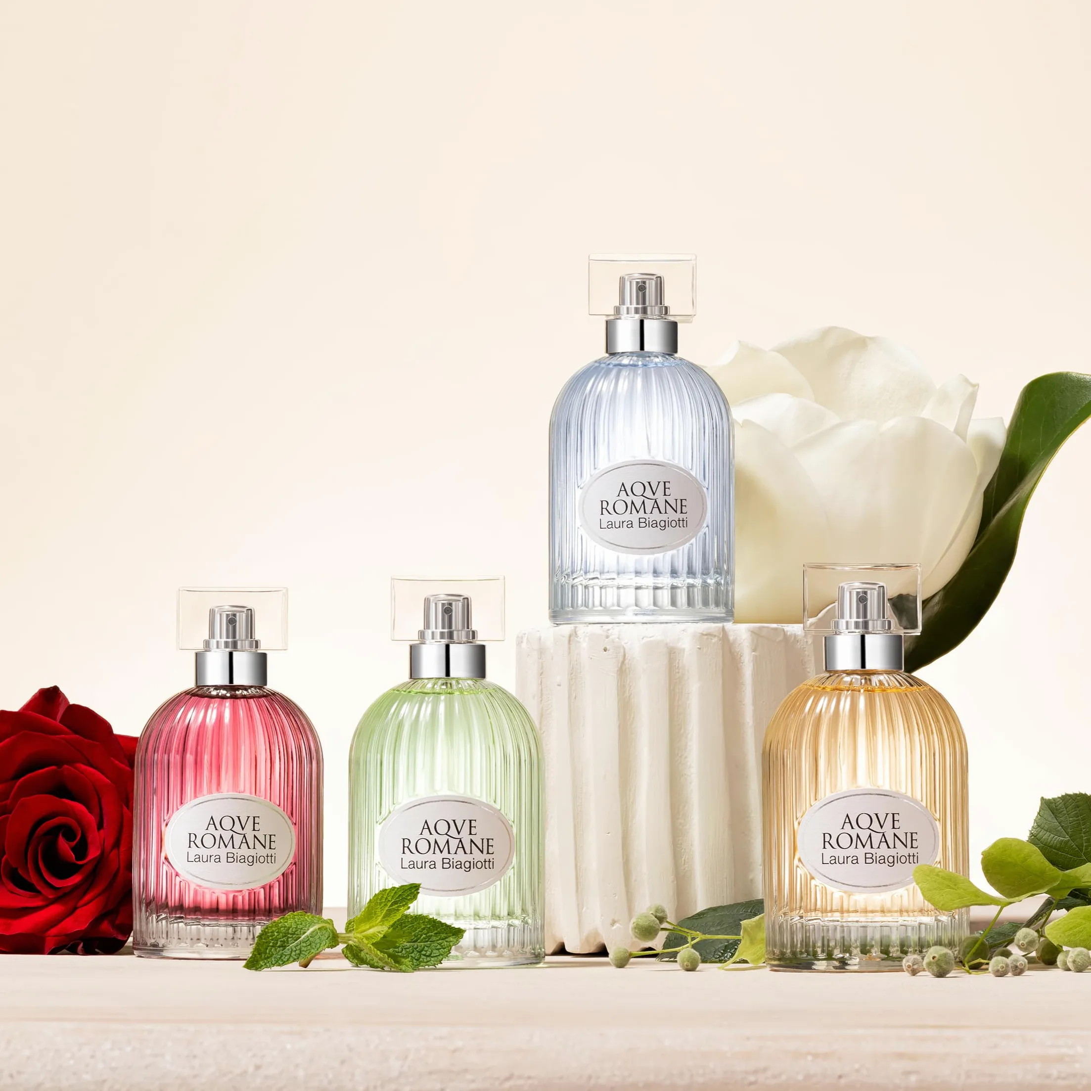 Laura Biagiotti – Aqve Romane Ambrosia Aurea Eau de Toilette 100 ml – Profumo Donna – Fragranza Floreale e Muschiata Dolce – Note Delicate e Sensuali – Iconico Flacone ispirato ai Templi Romani