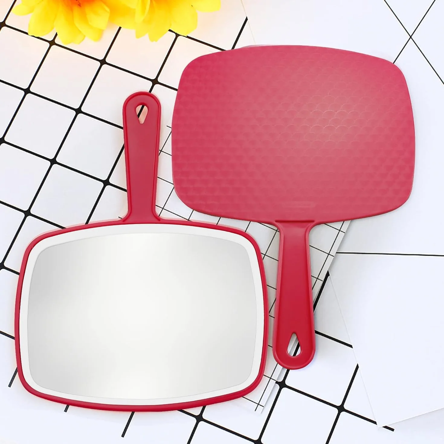 Specchio a mano portatile con manico 26.4 x 18.8 cm Rosso