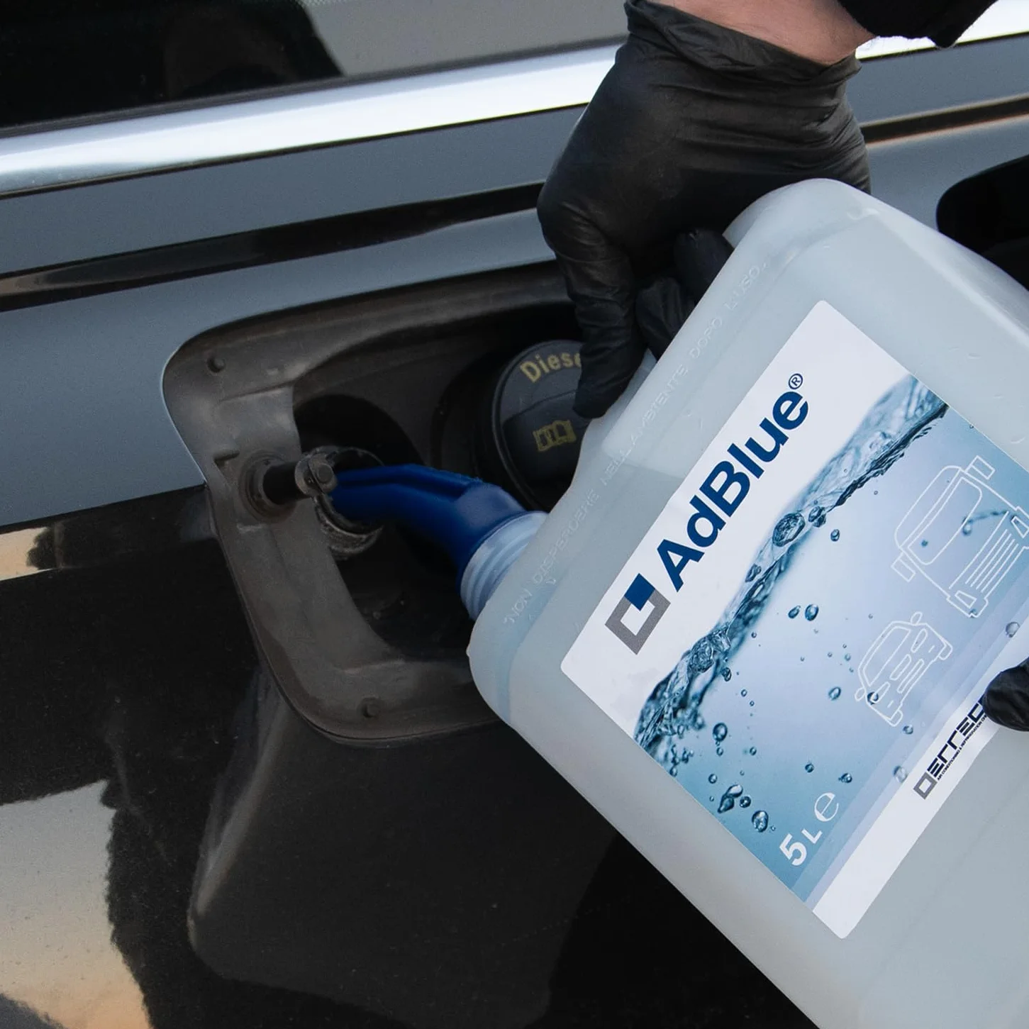 AdBlue Additivo Motori Diesel Riduzione Emissioni NOx Urea ISO 22241-1 10 L (2 x 5 L) Beccuccio Incluso