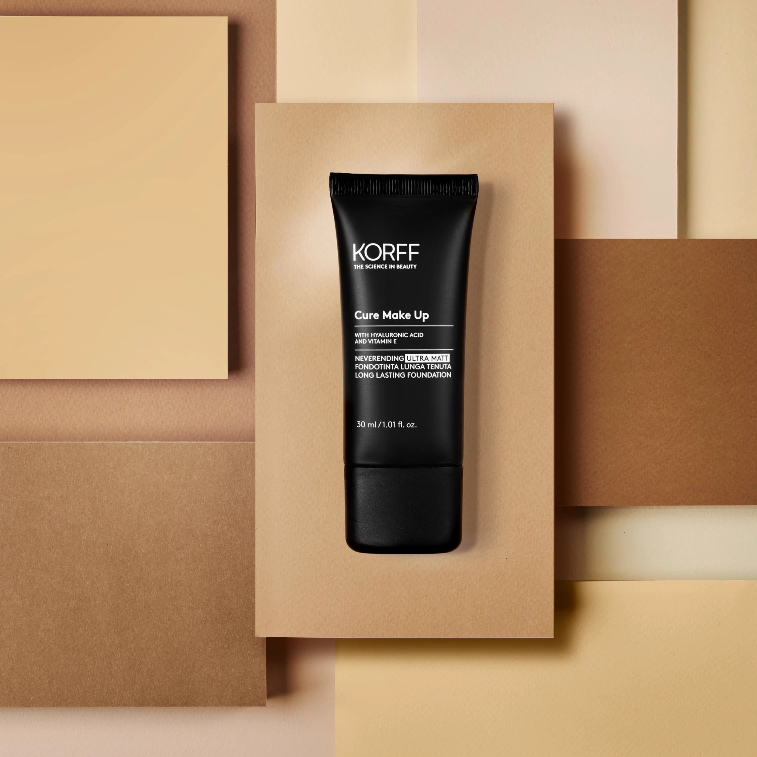 Korff Neverending Ultra Matt Fondotinta Lunga Tenuta fino a 8 ore, Effetto Matt, con Acido Ialuronico, Vitamina E, Amande, SPF30, 30 ml