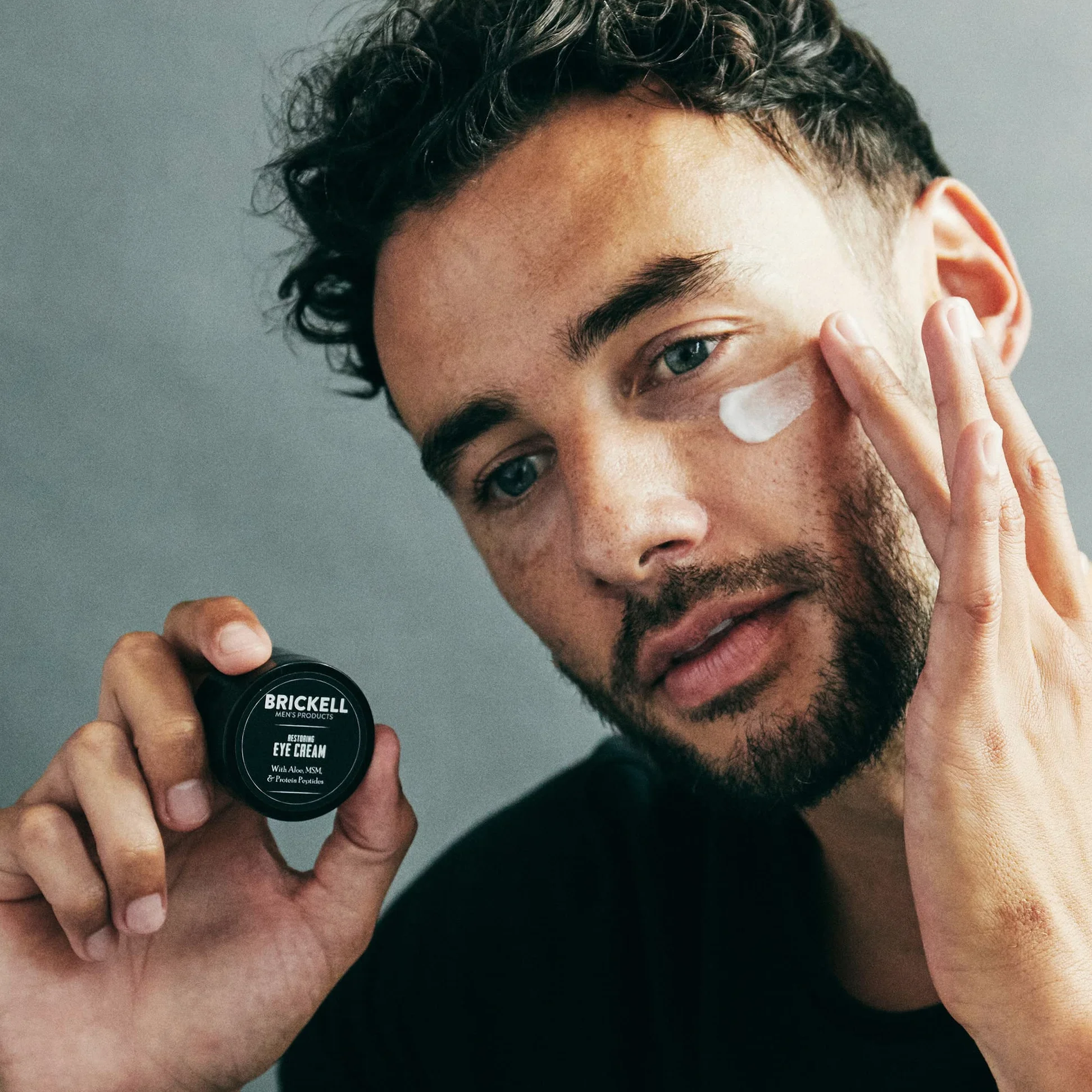 Brickell Men's Difesa Completa Routine Antietà Invecchiamento, Crema Viso Notte, Siero Giorno e Notte Vitamina C, Idratante Viso con SPF e Crema Occhi, Naturale e Biologico, Senza Profumo