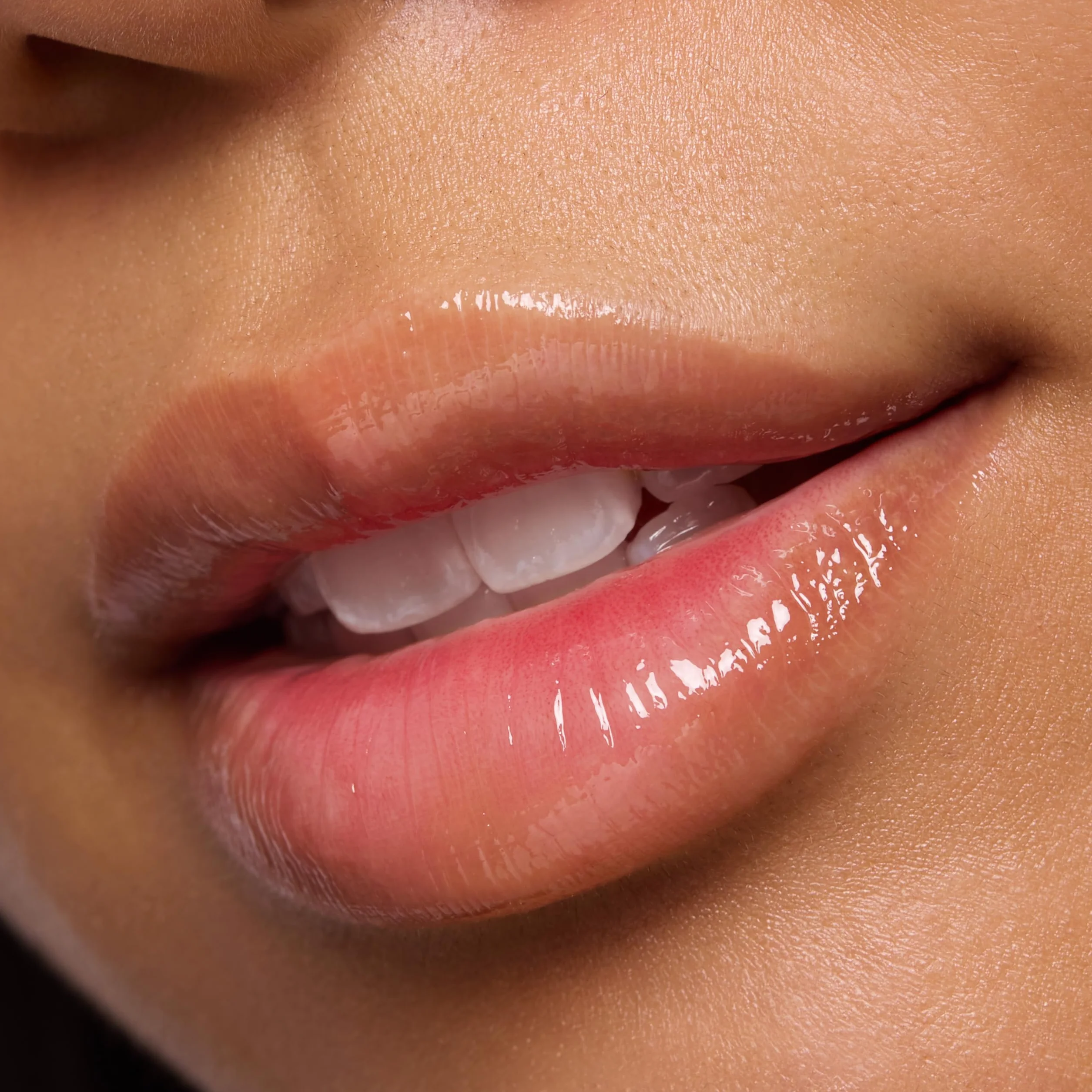 Essence Super Peptide Glossy Lip Treatment, Levigante, Con Vitamine, Curativo, Lucida (10ml)