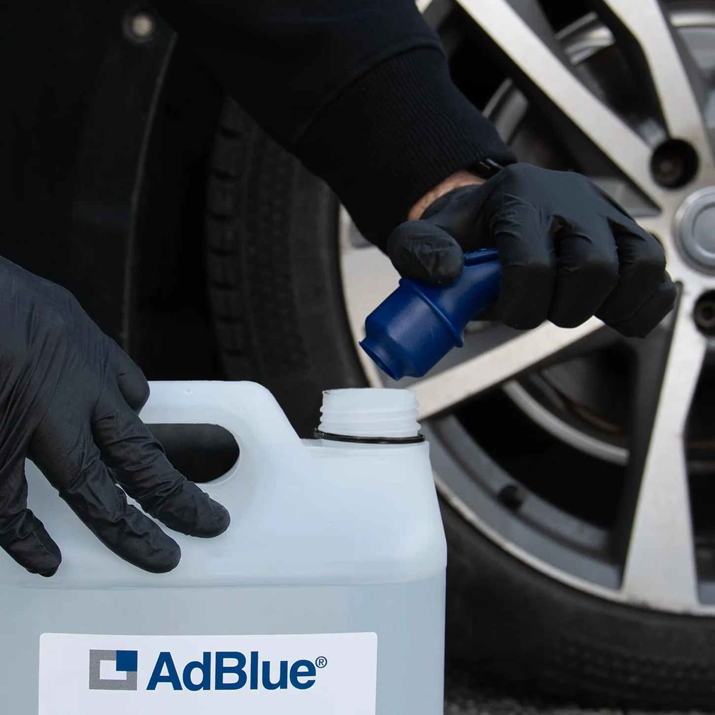 AdBlue Additivo Motori Diesel Riduzione Emissioni NOx Urea ISO 22241-1 10 L (2 x 5 L) Beccuccio Incluso