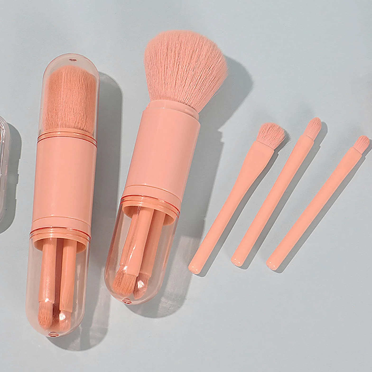Pennello per Il Trucco, 4 in 1 Pennello Portatile da Viaggio Retrattile per Viso, Fard, Correttore, Ombretto Pennello per Fondotinta Cosmetici di Bellezza