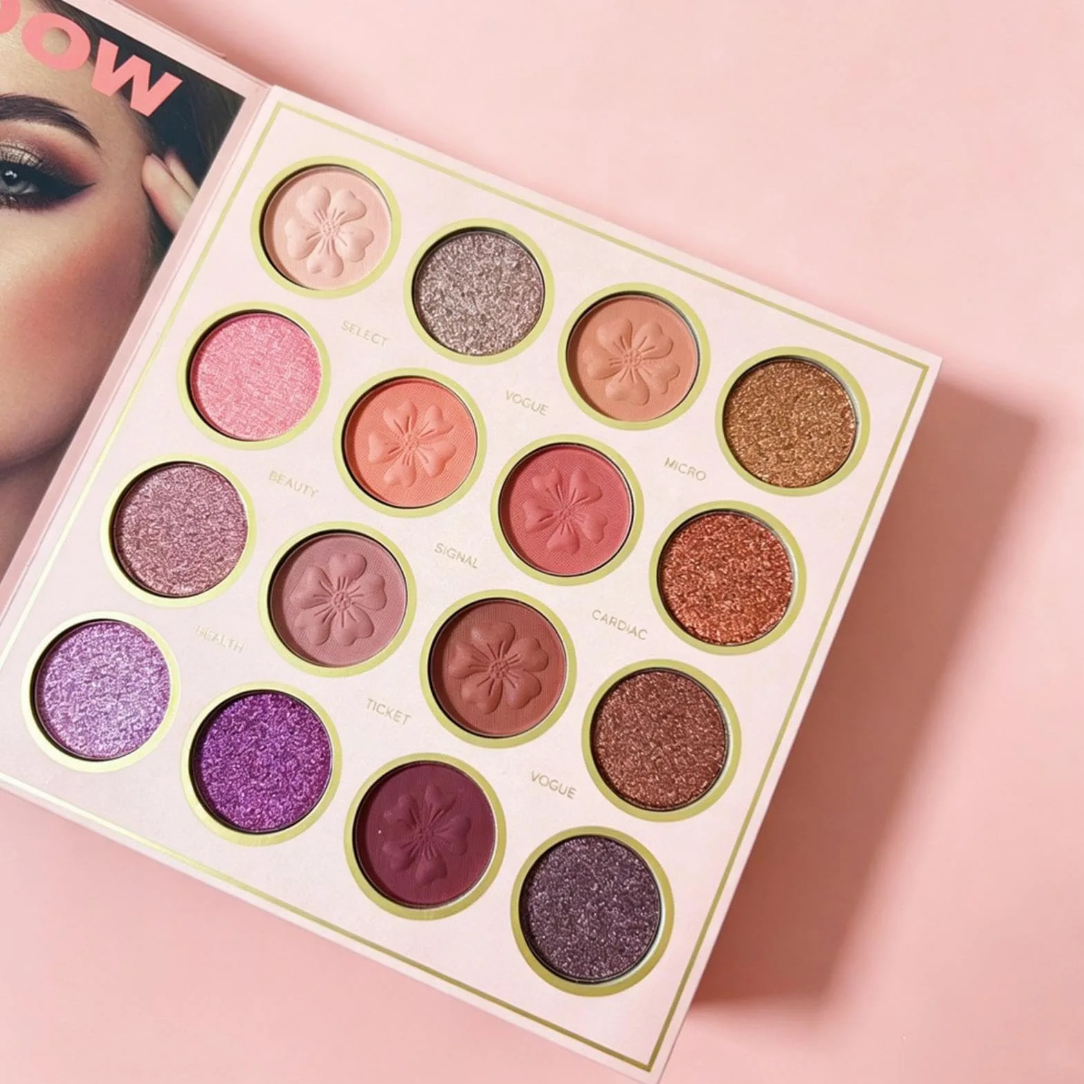 Di Ombretti Vivaci E Colorati Kit 8 Pagine Illuminante Blush Contour Gloss | Palette Trucco Viso Ombretti Per Donne Moglie Mamma Amiche Ufficio Viaggio All'Aperto Compleanno Natale