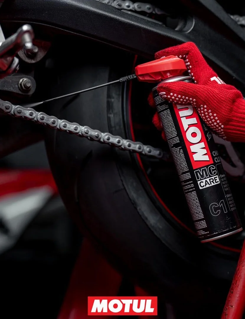Motul MC Care Chain Clean C1 Sgrassante per Catene Moto 400 ml
