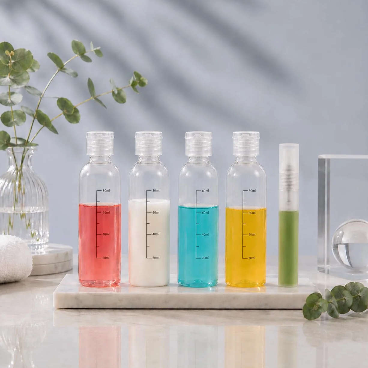 Set Borsa da Toilette Trasparente e Bottigliette da Viaggio per Aereo,4 PCS flaconi da viaggio aereo 100ml & flacone spray vuoto da viaggio, Contenitori Liquidi bottiglie per Shampoo Lozione Cosmetici