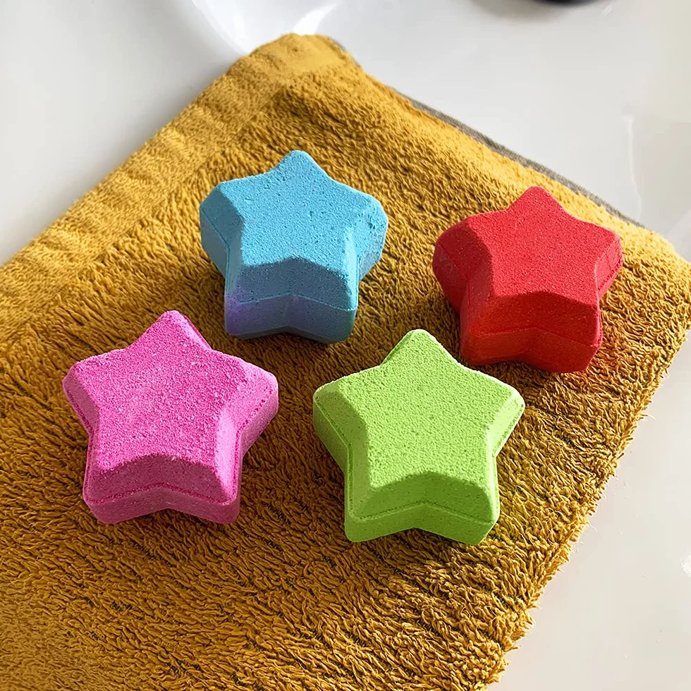 ZIMPLI - 4 x Baff Bombz Stella, Crea un’avventura colorata e frizzante durante il bagnetto, Bombe da Bagno Frizzanti, Giocattolo da Bagno, Idee per Calze di Natale