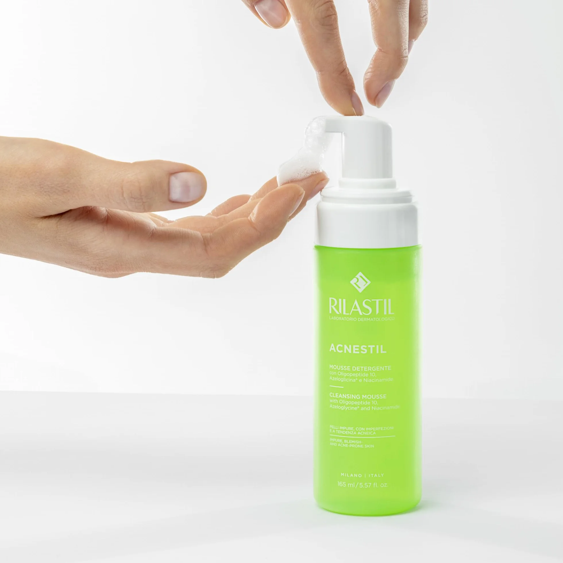 Rilastil Acnestil Mousse Detergente, Formula Delicata, Pelli con Tendenza Acneica, Confezione da 150ml