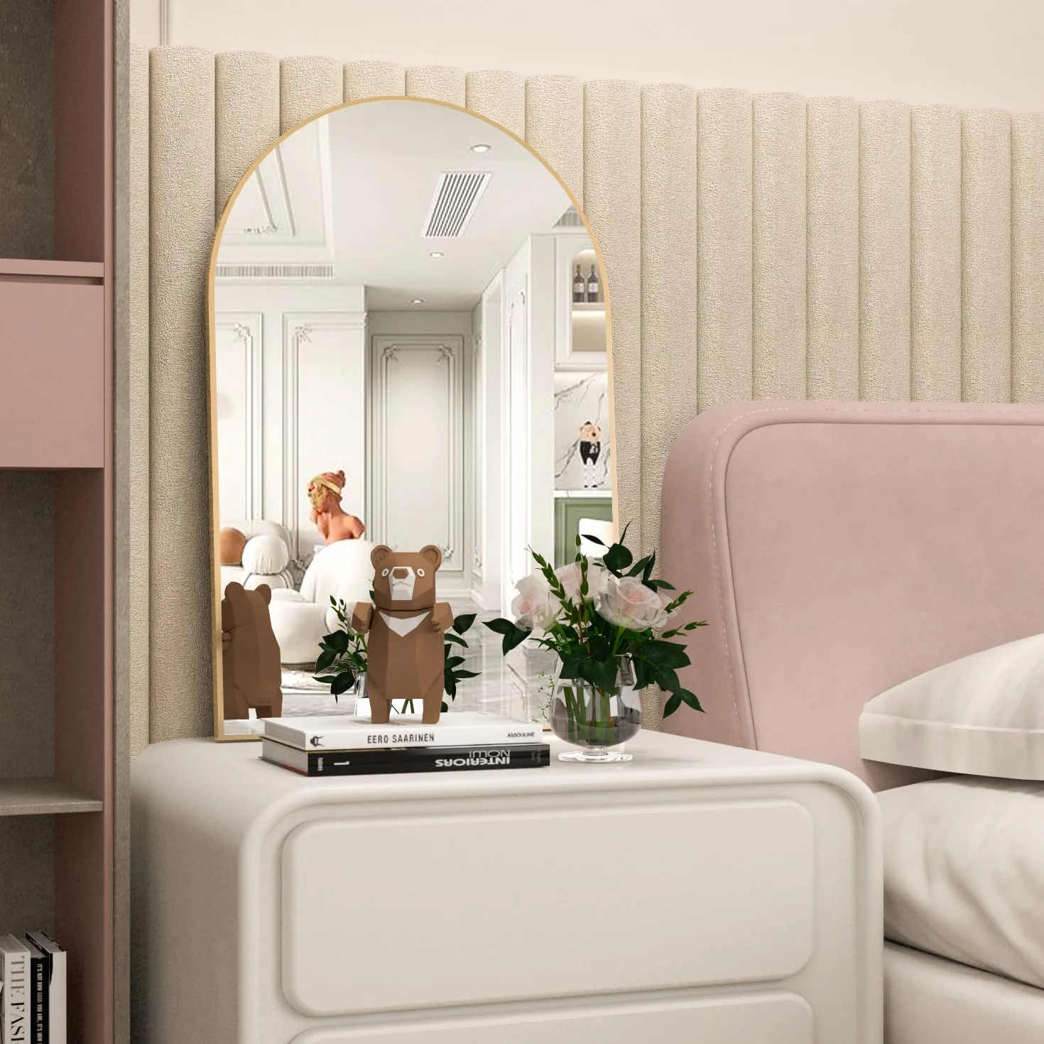 Specchio da parete ad arco 60x90 cm con cornice in metallo dorato per bagno