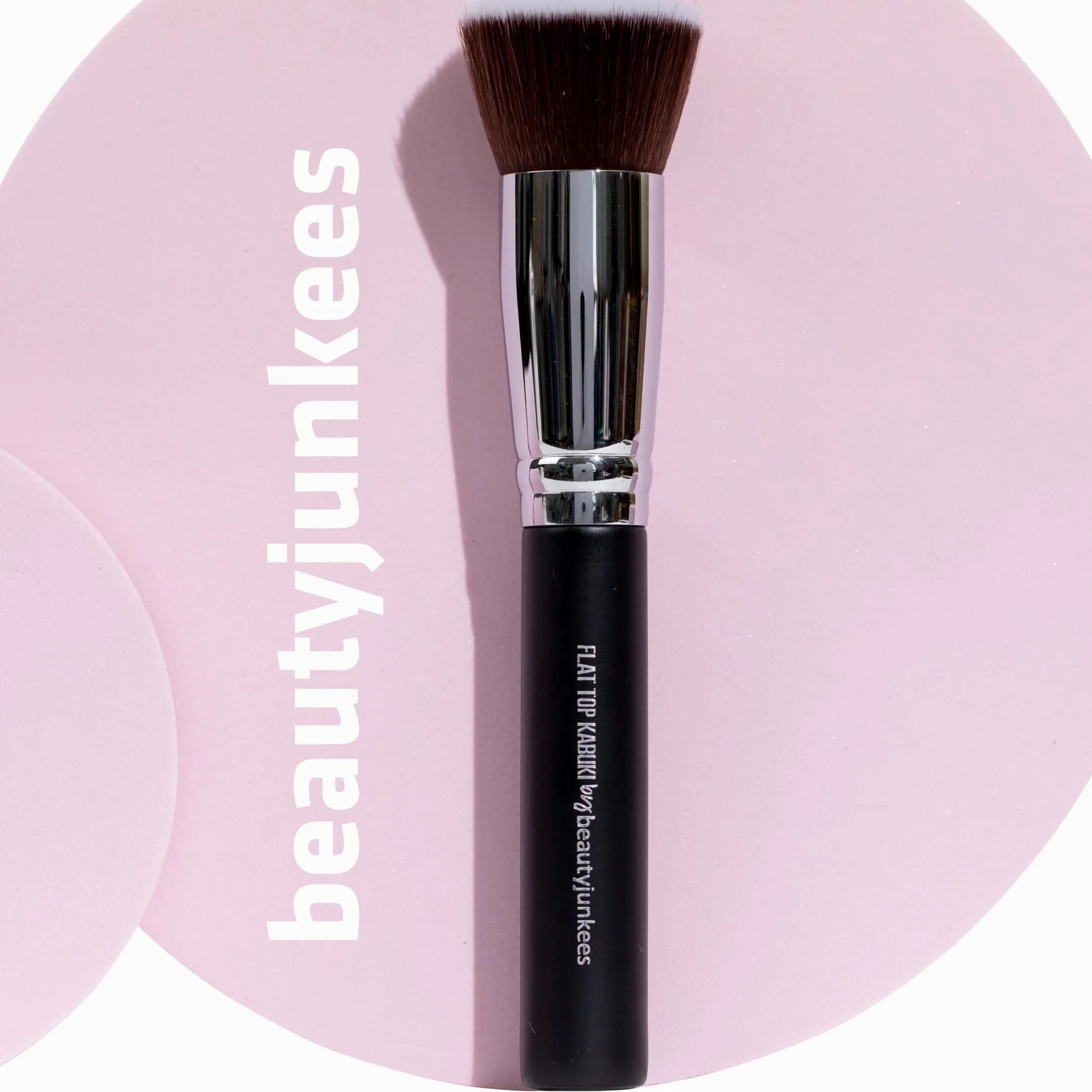 Pennello piatto Kabuki per fondotinta, pennelli Beauty Junkees grandi e densi per il trucco del viso per liquidi, creme, cipria, lucidatura, miscelazione, applicatore per punteggiatura, brocha per