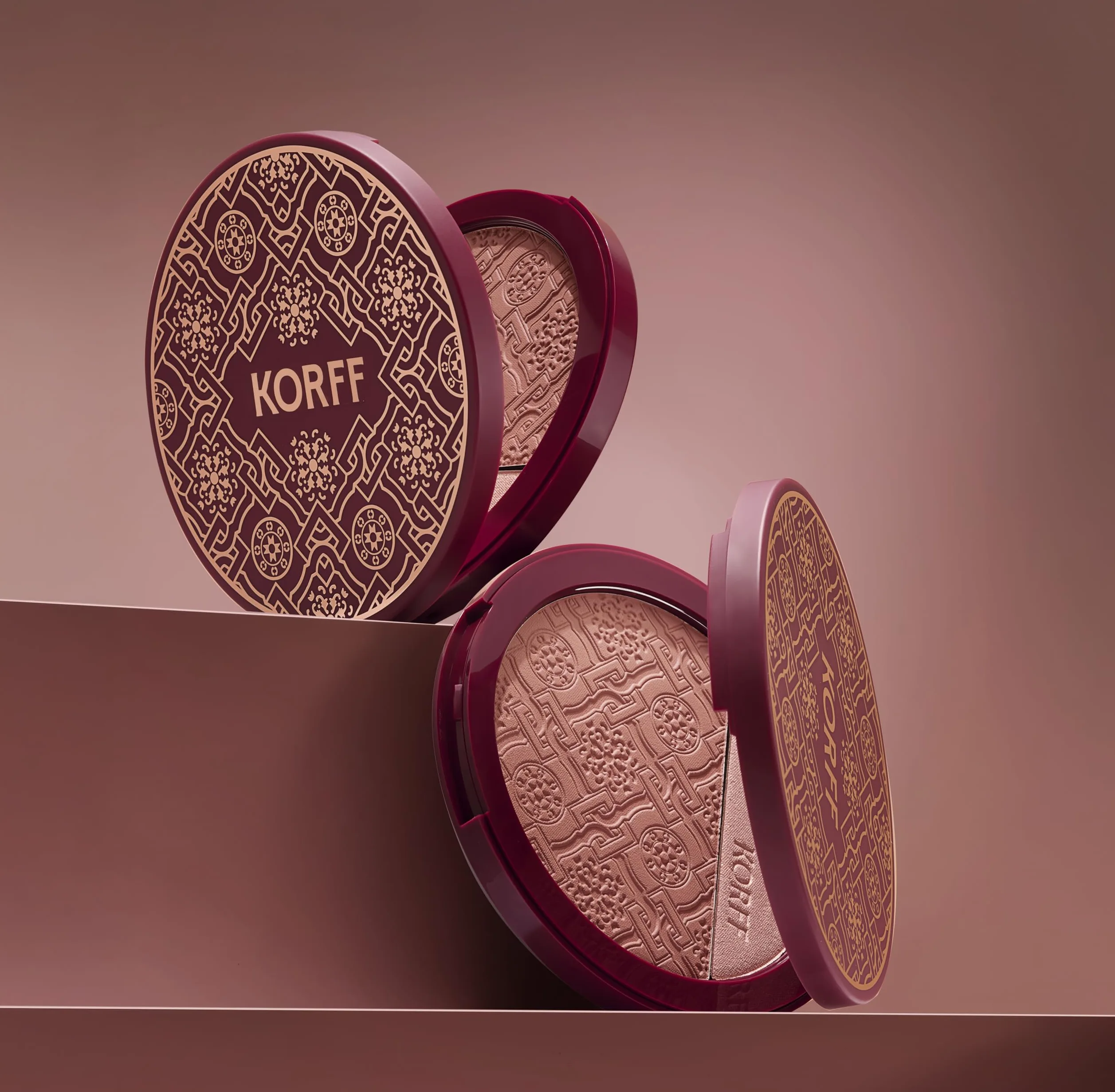 Korff Terra Eterea Limited Edition 2025, Polvere compatta con texture impalpabile e profumazione di vaniglia con Acido Ialuronico, Vitamina E, Collagene, Filtri solari, 15 gr