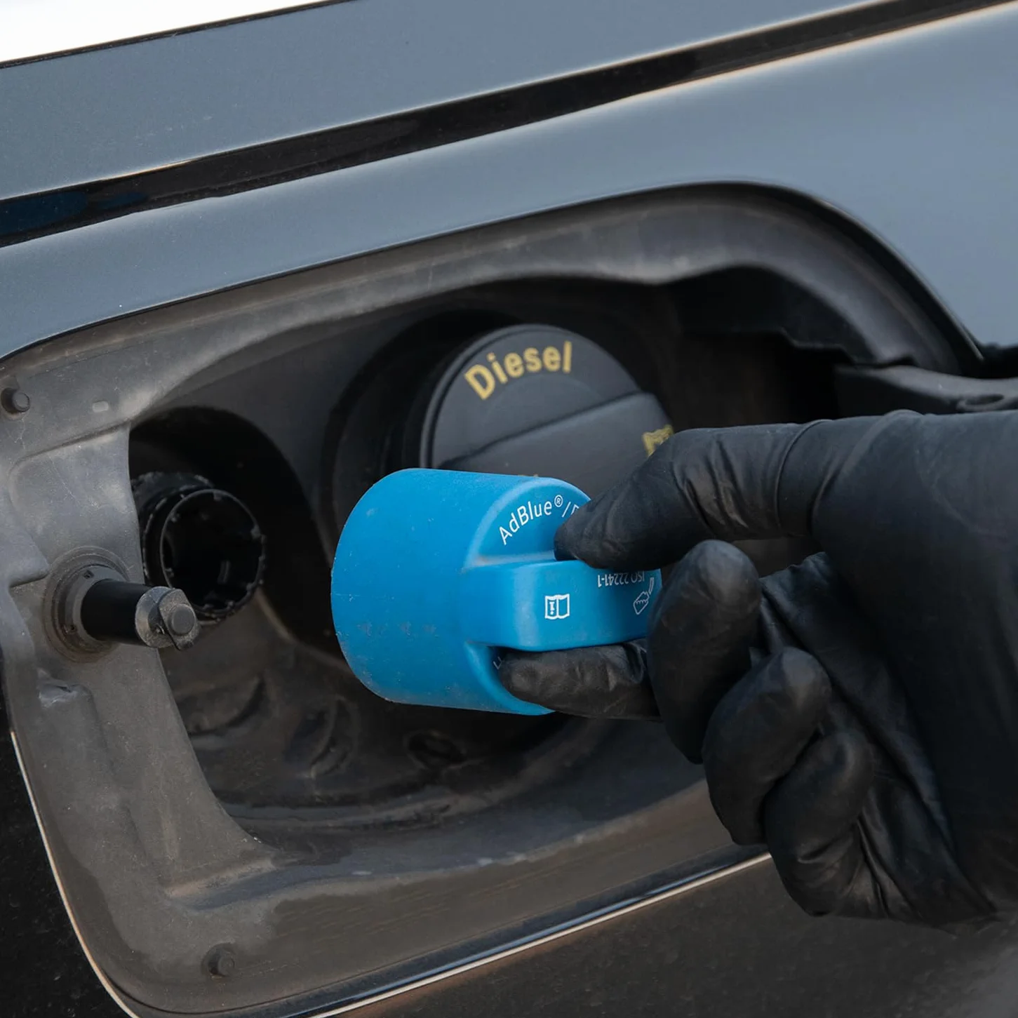AdBlue Additivo Motori Diesel Riduzione Emissioni NOx Urea ISO 22241-1 10 L (2 x 5 L) Beccuccio Incluso
