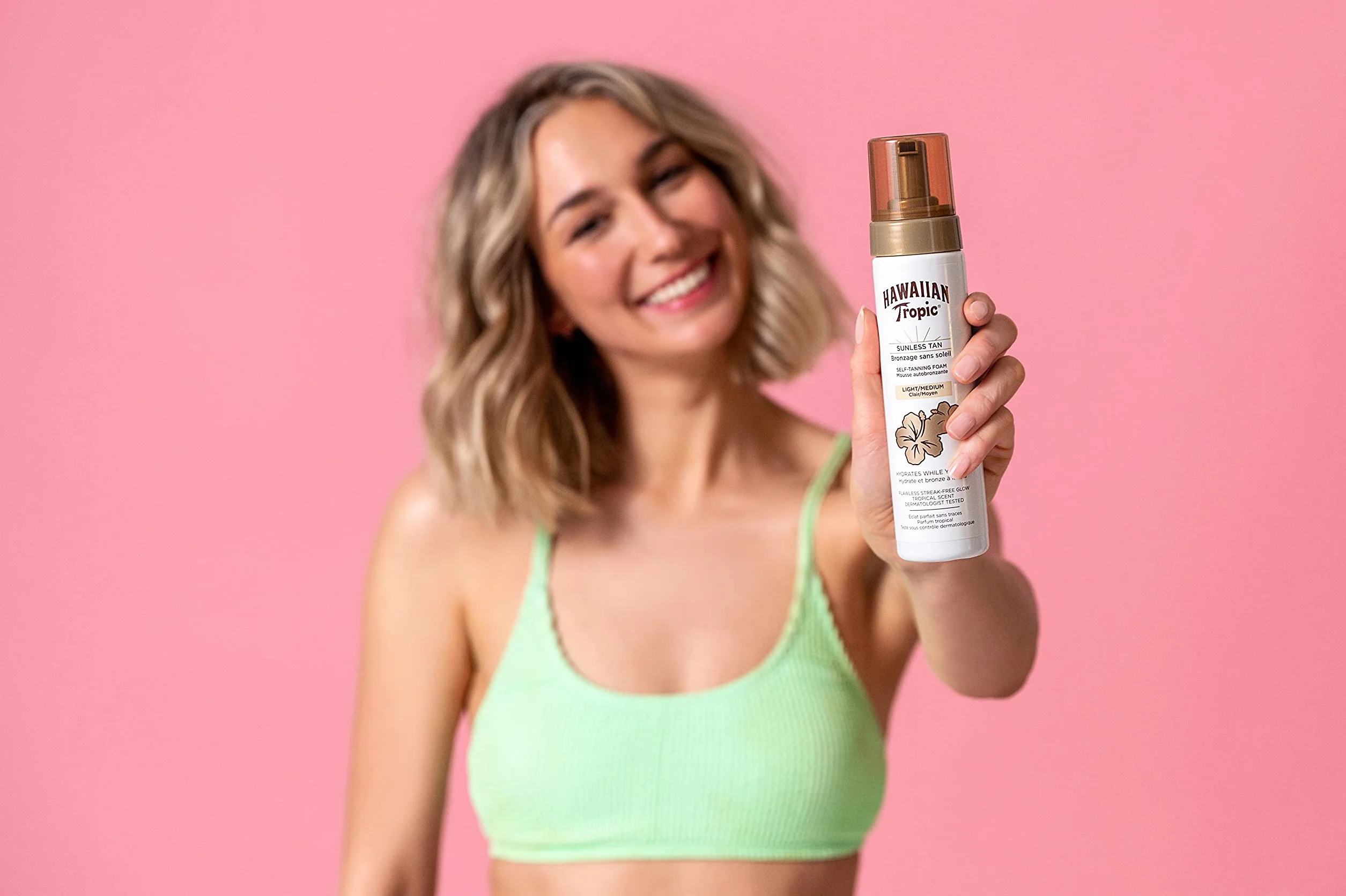 Hawaiian Tropic - Self Tanning Foam Dark, Autoabbronzante in Mousse per Pelli Scure, Formato 200 ml, con Aloe Vera e Vitamina E