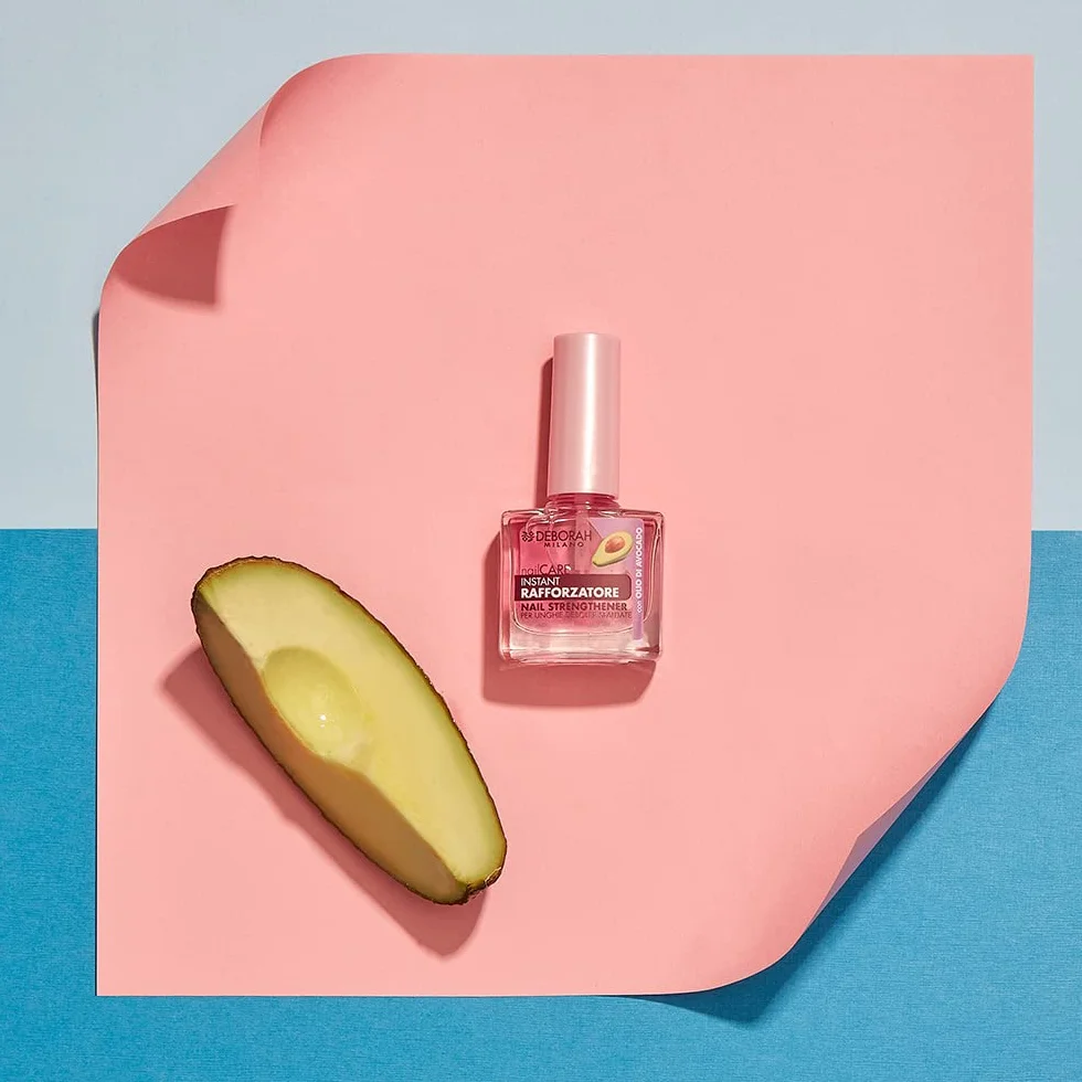 Deborah Milano Smalto Trattamento Rafforzatore per Unghie Deboli e Sfaldate con Calcio, Cheratina e Olio di Avocado, 8.5 ml