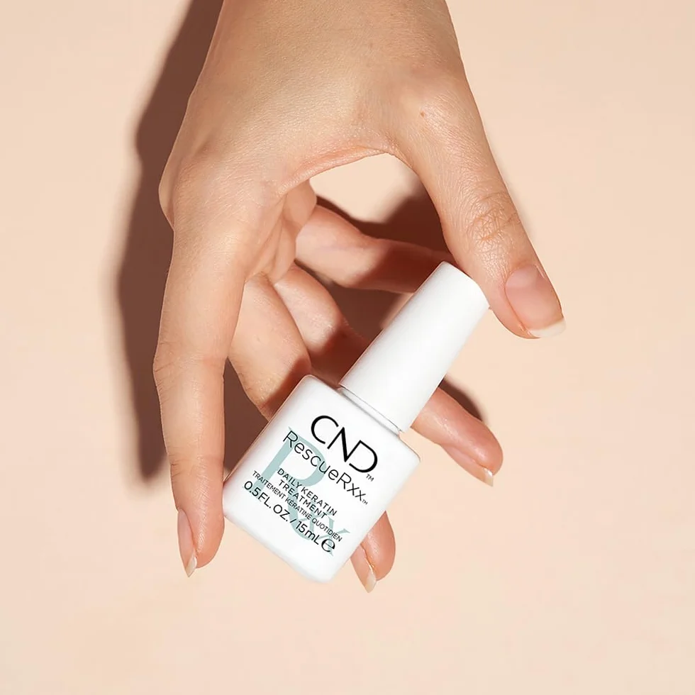 CND RescueRxx - Trattamento Quotidiano alla Cheratina, Nutre e Ripara le Unghie Danneggiate, con Olio di Jojoba e Mandorla, Riduce la Desquamazione, per Unghie Sane, 15ml