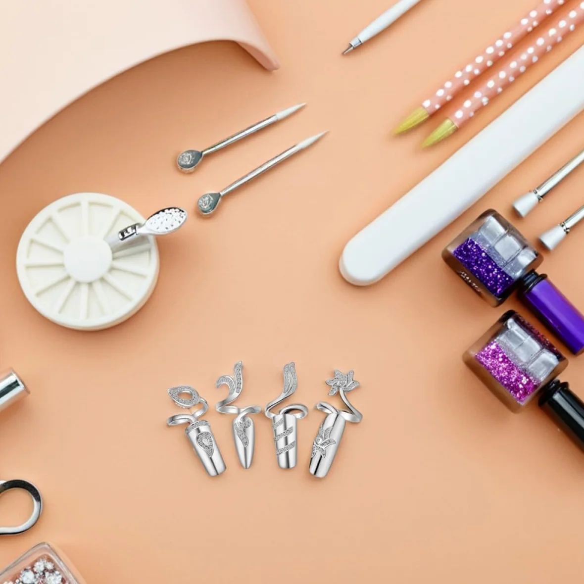 FOMIYES Anello Aperto per Unghie Donna con Pietre Brillanti in Lega 4 Pezzi | Argento, senza Colla, Fissaggio Stabile, per Occasioni Speciali e Feste come Prom e Natale