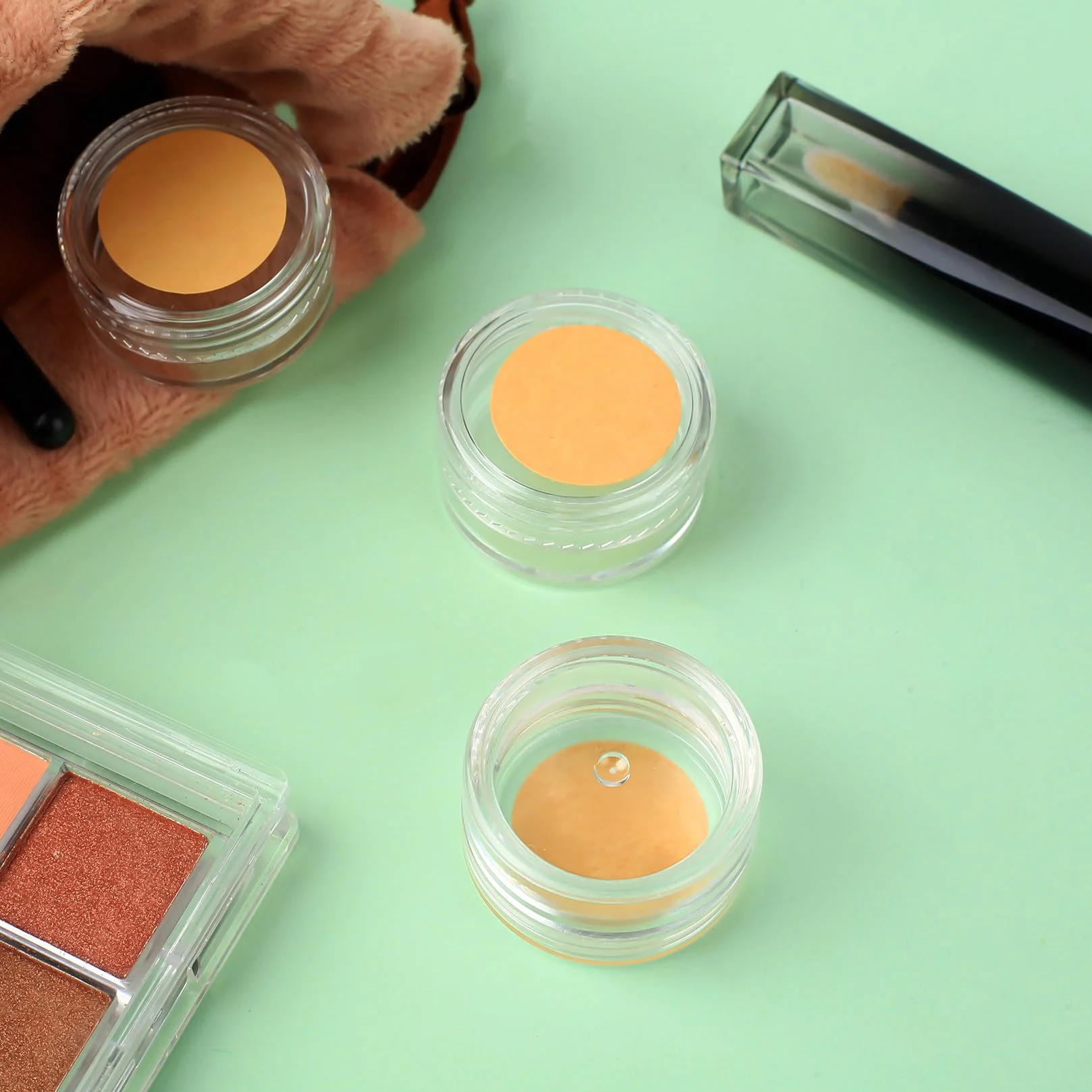 71 Pz Barattolini Plastica Piccoli con Tappo, 5ML Mini Barattoli per Campioni, Vasetti Piccoli per Cosmetici, Barattoli da Viaggio Campioncini Creme, Contenitori per Creme + Raschietto/Etichette