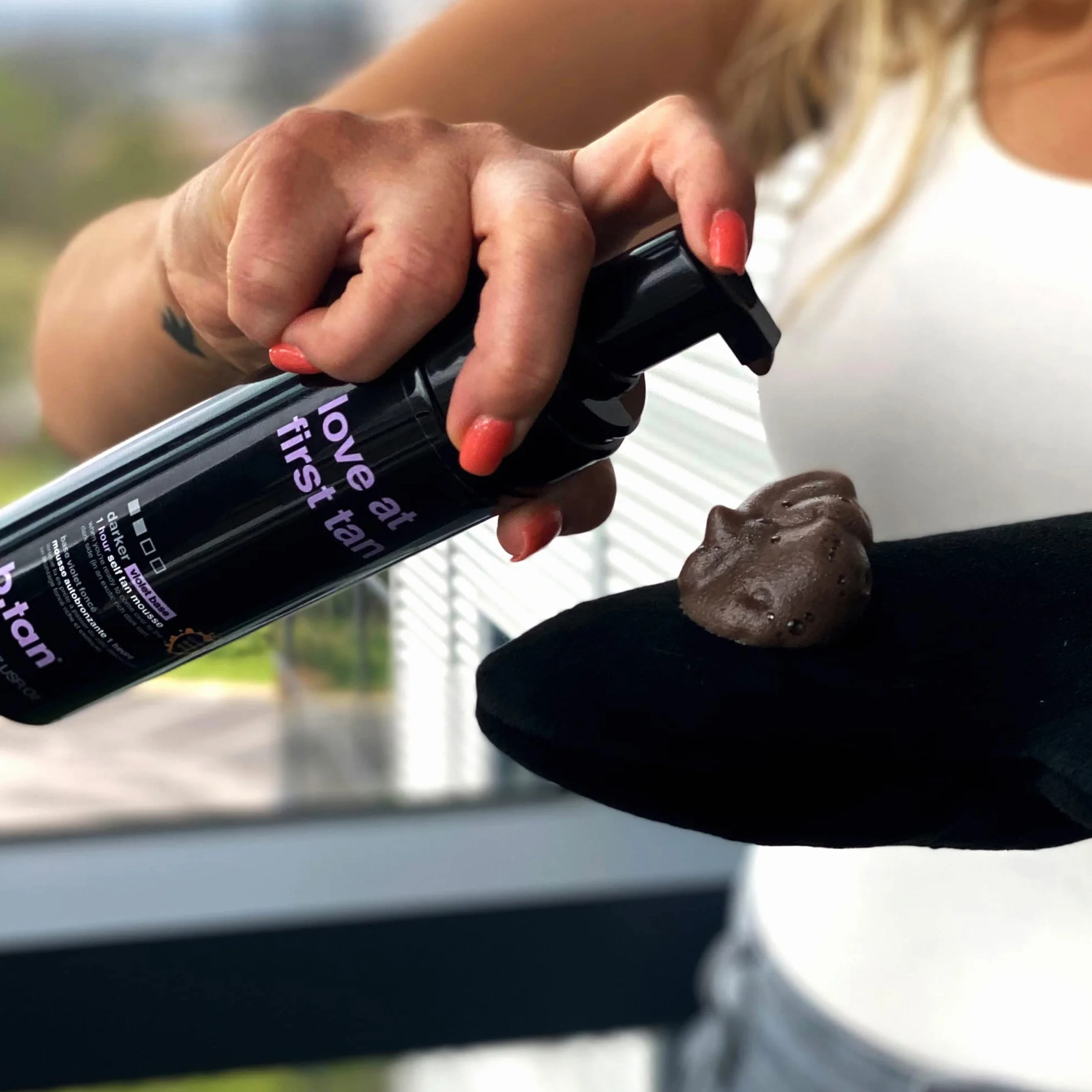 b.​tan Kit di guanti autoabbronzanti riutilizzabili e lavabili per viso e corpo