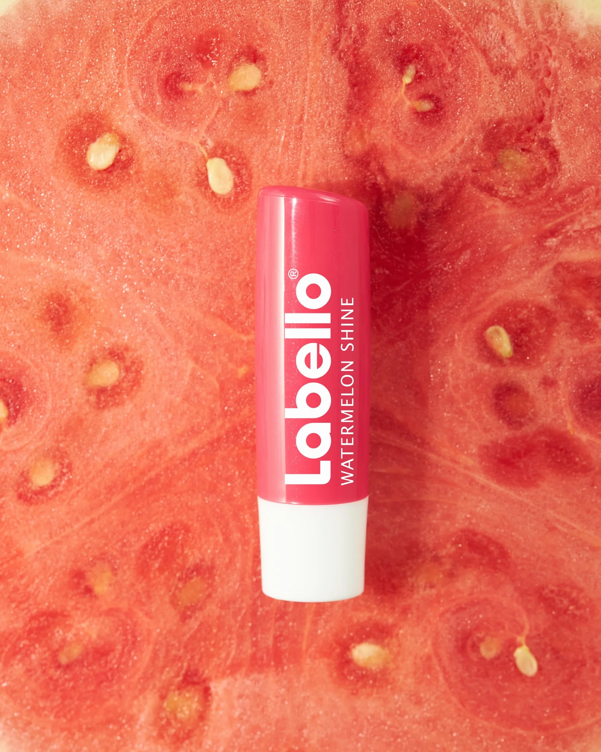 Labello Watermelon Shine Burrocacao labbra 4.8 g, Balsamo labbra colorato e nutriente all'aroma di Anguria con pigmenti scintillanti, Lip balm idratante per 24 ore con ingredienti di origine naturale