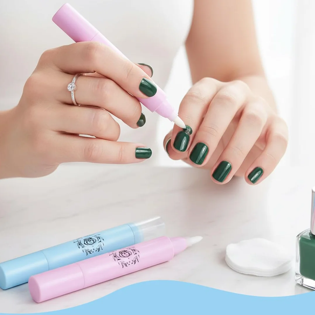Penna Correttore Smalto per Unghie Set da 4 Pezzi con 9 Punte di Ricambio Strumento di Precisione per Manicure e Pedicure per Rimuovere Smalto in Eccesso con Solvente