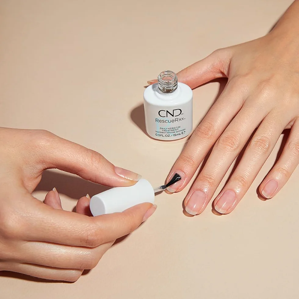 CND RescueRxx - Trattamento Quotidiano alla Cheratina, Nutre e Ripara le Unghie Danneggiate, con Olio di Jojoba e Mandorla, Riduce la Desquamazione, per Unghie Sane, 15ml