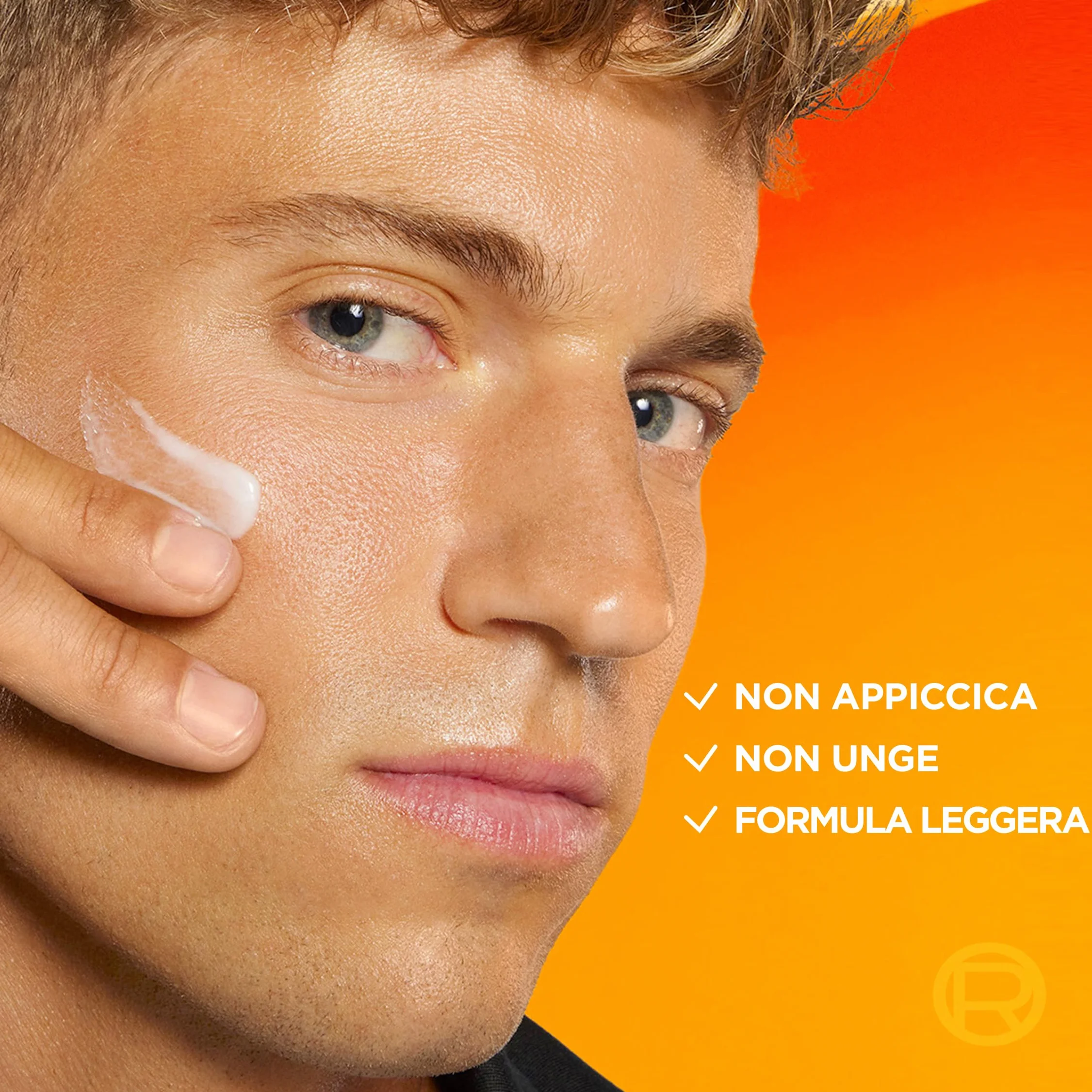 L'Oréal Paris Men Expert Crema Idratante Anti-Fatica Uomo, Pelle Rivitalizzata, Levigata e Idratata, Occhiaie e Rughe Sottili Ridotte, Arricchita con Proteine e Vitamina C, Hydra Energetic, 100 ml
