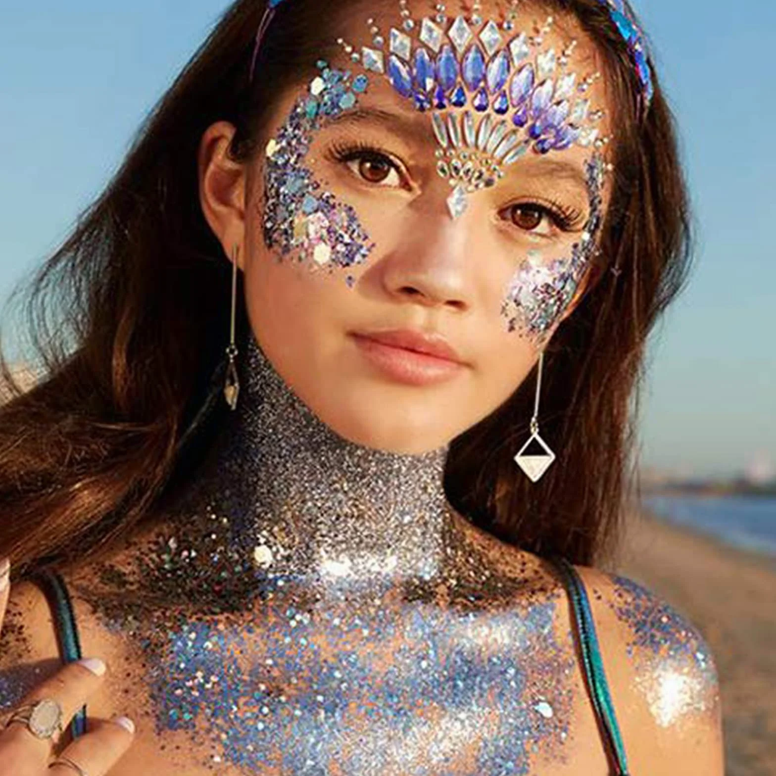 Gel glitterato olografico liquido glitter glitter per il corpo, con paillettes a forma di sirena, grosso glitter per viso, occhi, labbra e unghie, 100 g, bianco e blu