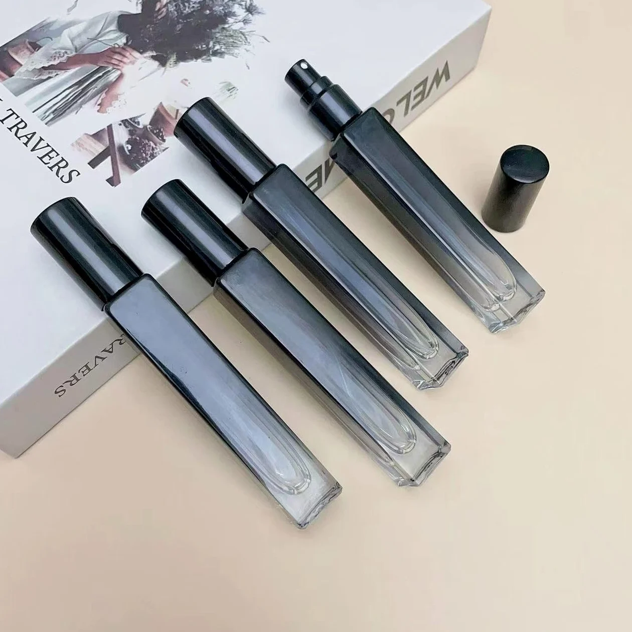 Mini Bottiglie Di Profumo Da Viaggio, Atomizzatore Di Profumo 2 Pezzi 10ml Bottiglia Con Sfera Spray Blu Sfumata Manuale Profumo Ricaricabile Facile Da Conservare Mini Contenitore Di Imballaggio In Ve