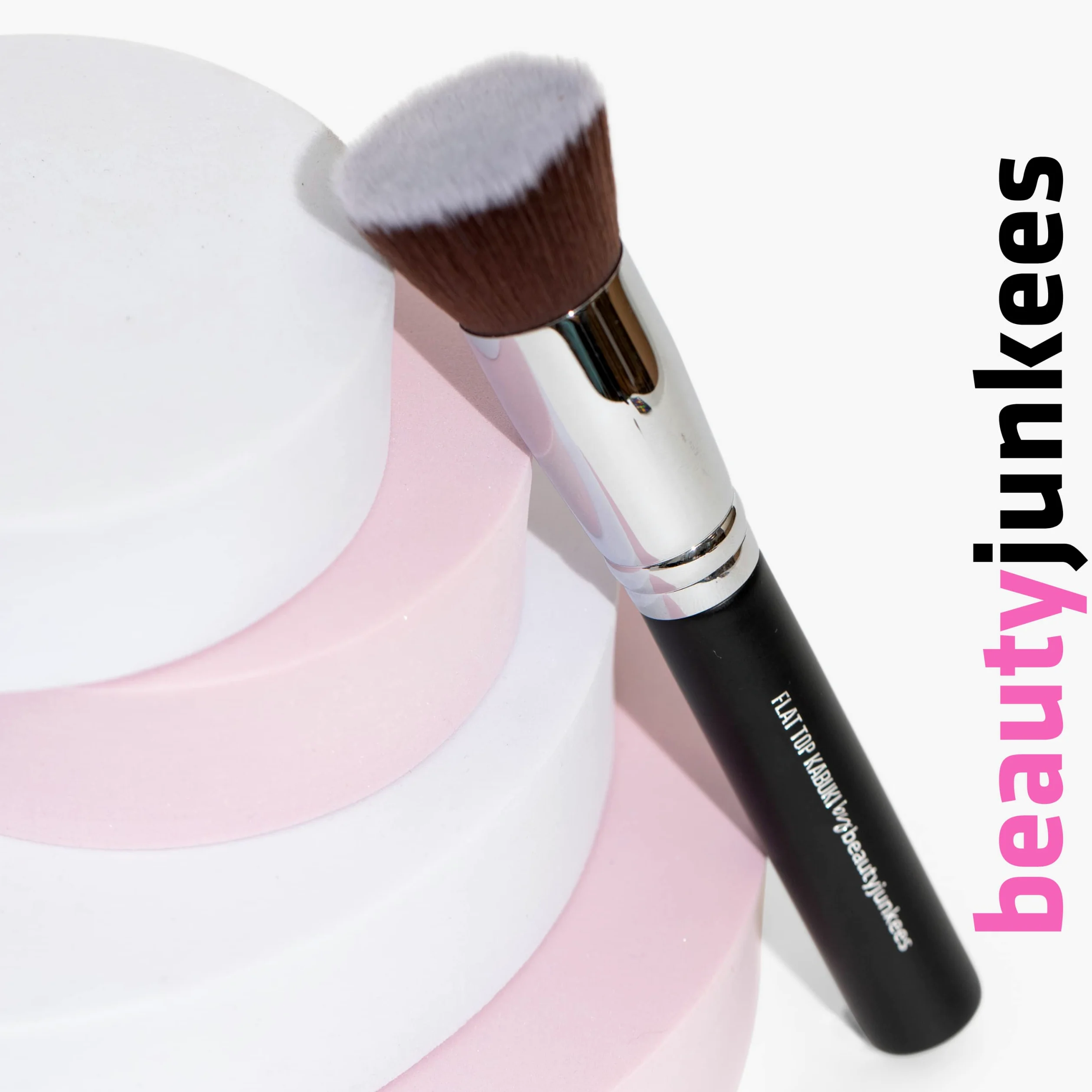 Pennello piatto Kabuki per fondotinta, pennelli Beauty Junkees grandi e densi per il trucco del viso per liquidi, creme, cipria, lucidatura, miscelazione, applicatore per punteggiatura, brocha per