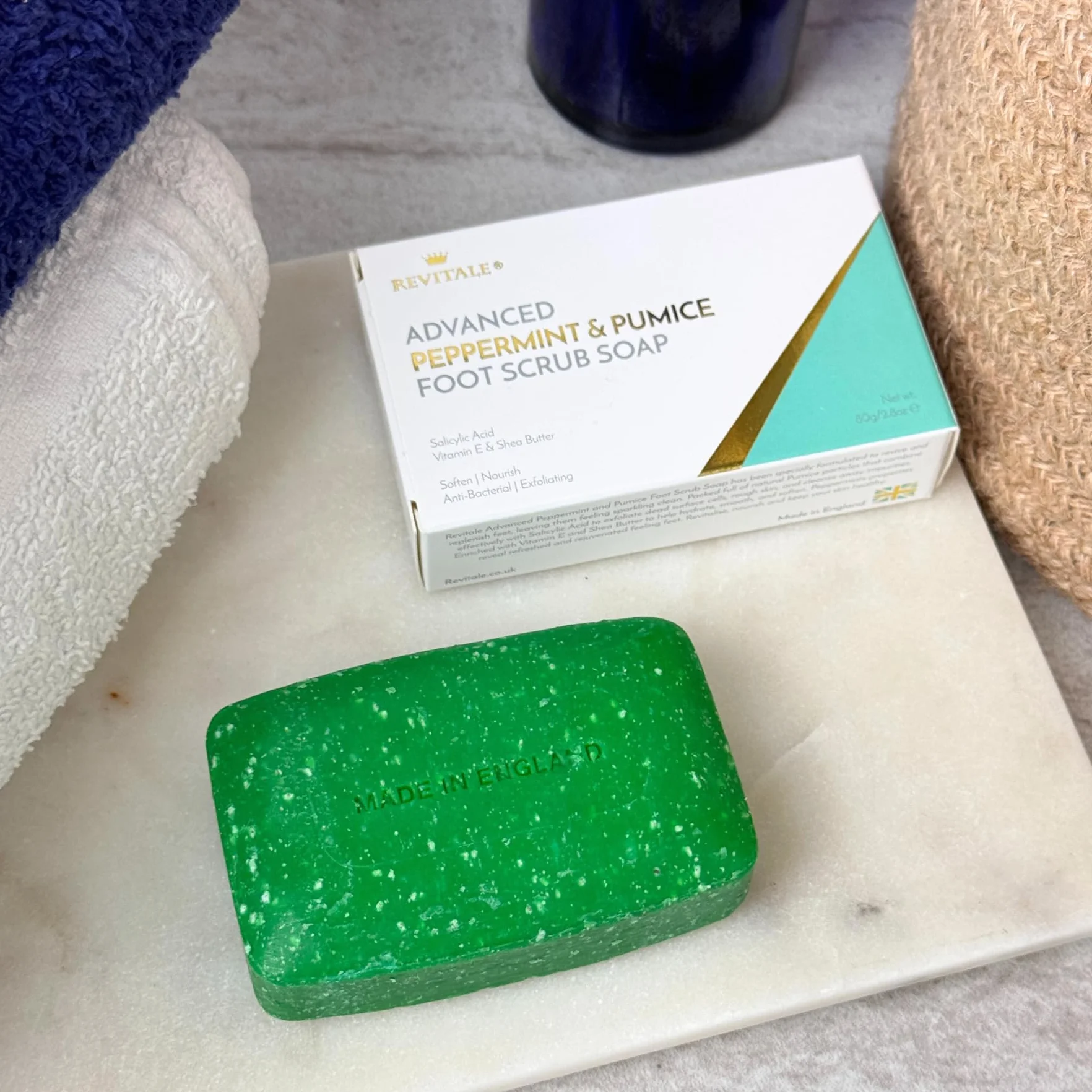 Revitale Advanced Sapone Esfoliante per Piedi con Menta Piperita e Pomice – Barra Esfoliante e Rivitalizzante per i Piedi