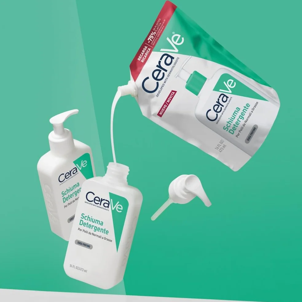 CeraVe Schiuma Detergente, Per Viso e Corpo, Per Pelli da Normali a Grasse, Pelle Libera da Impurità, Barriera Cutanea Rafforzata, Con Ceramidi Essenziali, Acido Ialuronico e Niacinamide, 562 ml