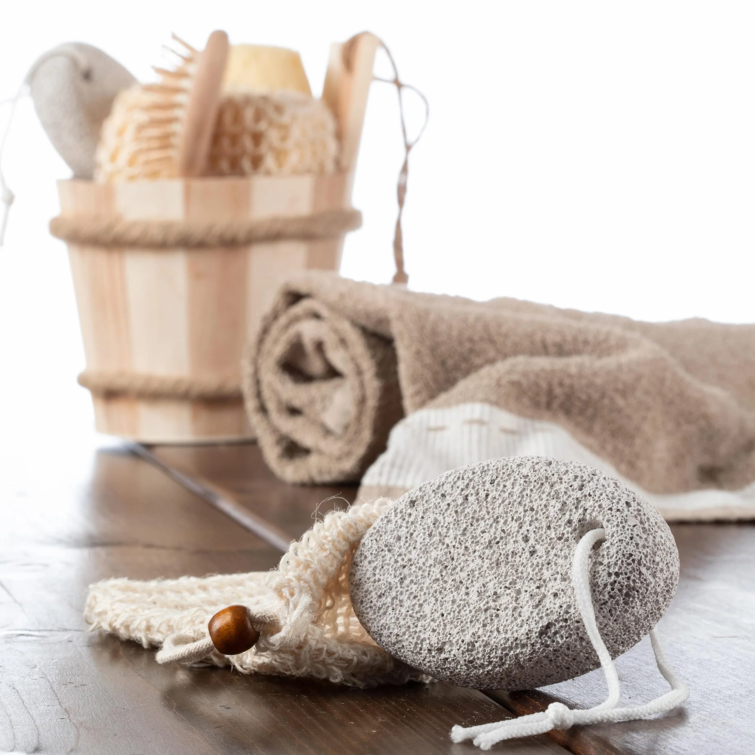 Pietra Pomice Origine Naturale per Piedi Rimuove Calli e Talloni Screpolati Pedicure Scrub Piedi Pulizia Talloni in kit con Guanto Scrub Corpo Sisal