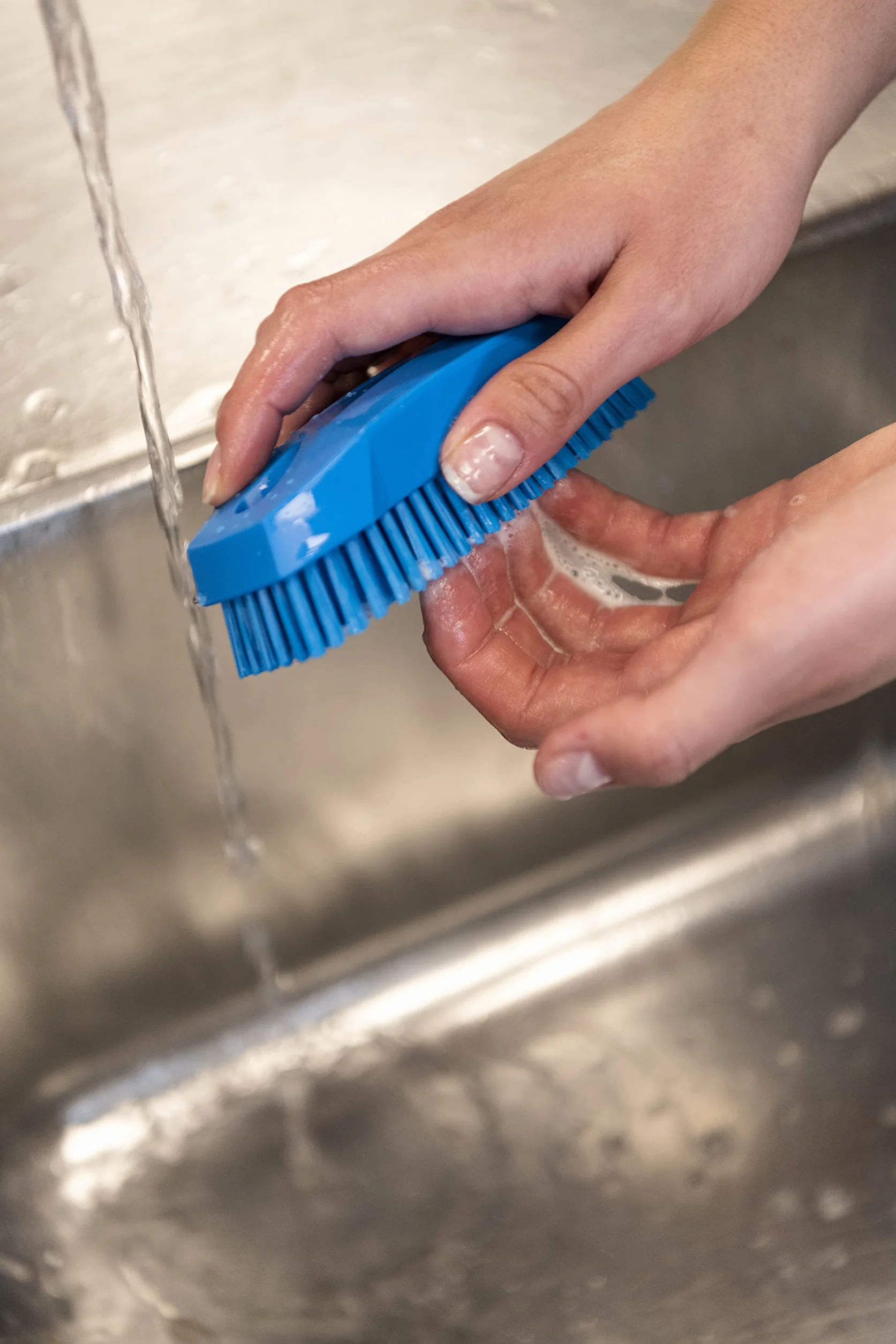 Vikan Hygiene 64403 Spazzolino Unghie S, Duro, 130 mm, Blu