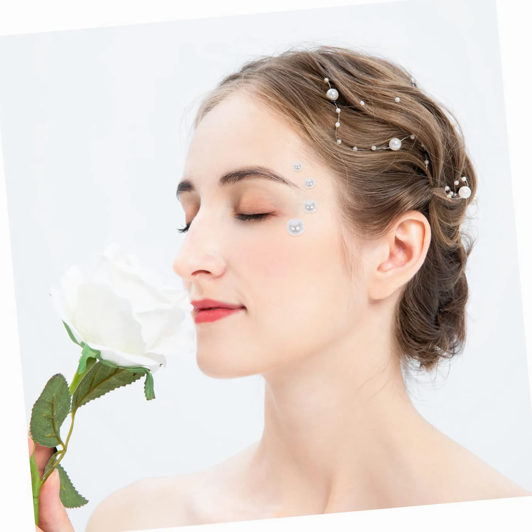 Beavorty 24fogli Adesivi Per Viso Brillantini Acrilico Shiny Di Gemme Per Trucco Vari Colori Impermeabili e Facili Da Applicare Per Feste Matrimonio e Carnevale