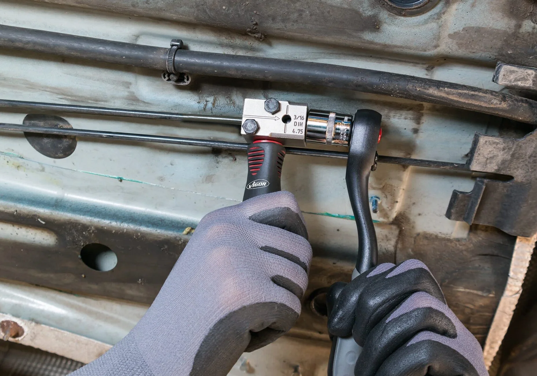 ViGOR V4416 svasatore per tubazioni freni idrauliche 180°