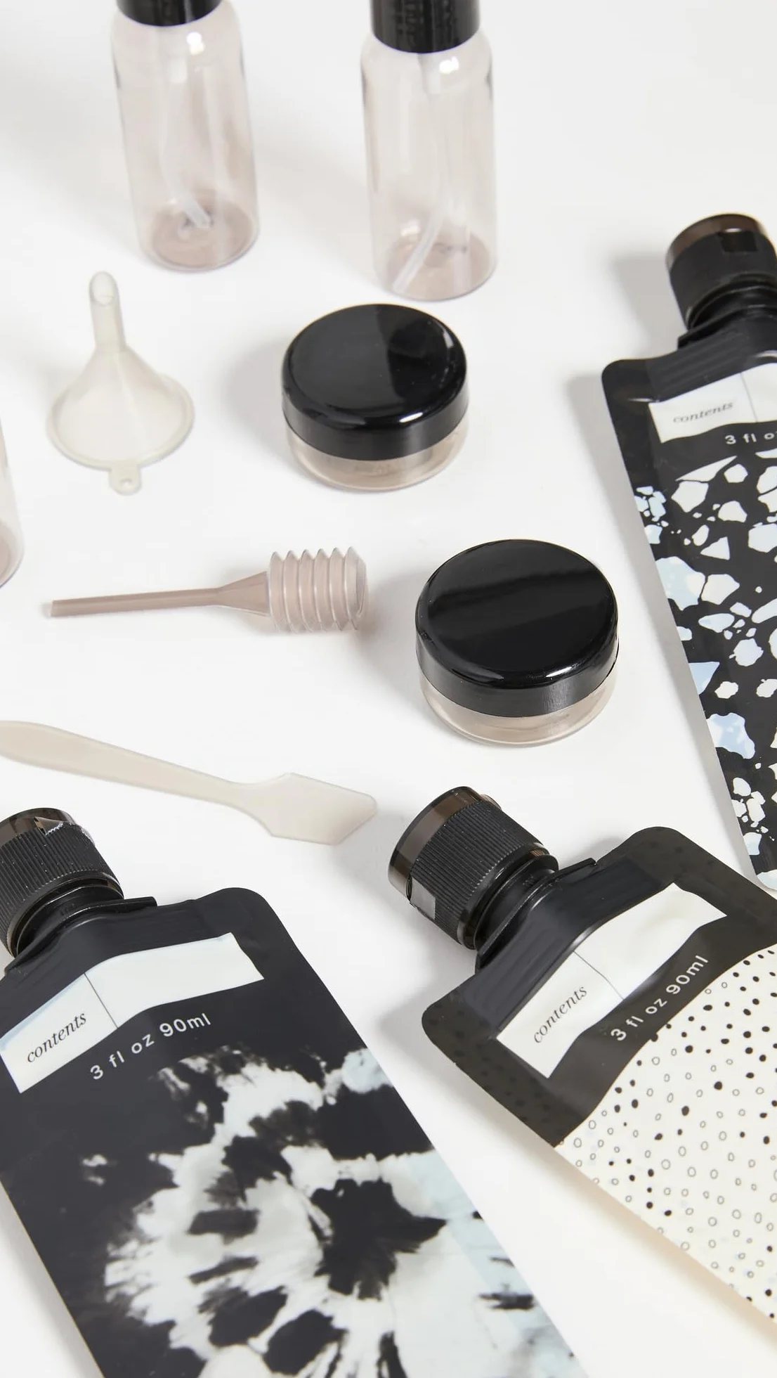 Kitsch Set da Viaggio 11 Pezzi per Toiletries – Kit Essenziale per Shampoo, Balsamo, Lozione e Altro, Contenitori Ricaricabili da Viaggio a Prova di Perdite – Nero & Avorio