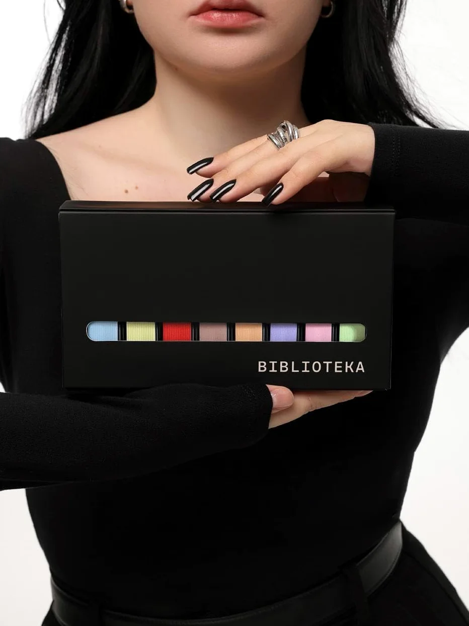 BIBLIOTEKA Smalto Semipermanente ad alta pigmentazione, facile auto-livellante, copertura uniforme, collezione ICED MOOD, 10 ml x 8 pezzi (collezione ICED MOOD)