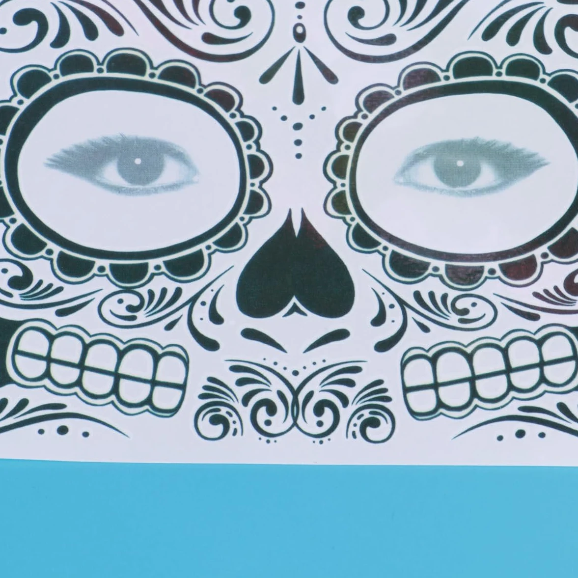2 Pezzi Tatuaggi Temporanei Impermeabili per Halloween Tatuaggio Faccia Scheletro Nero in Carta Sicuro per Feste e Party Design T-007