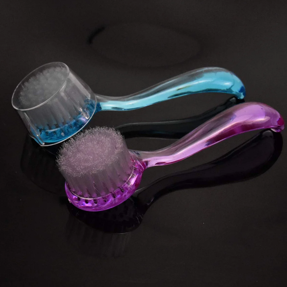 Spazzola per unghie Colorato 4PCS Manico Testa Rotonda Pulizia Lavaggio mani