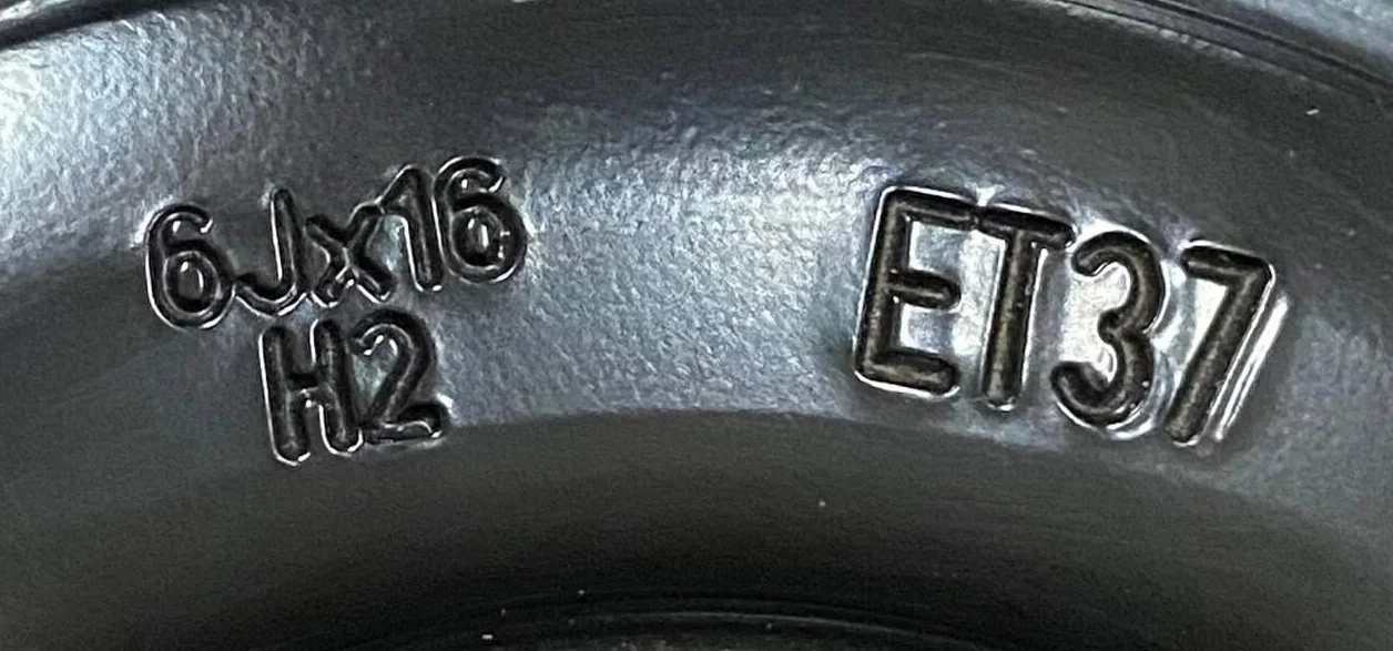 RUOTA CERCHIO FERRO COMPATIBILE DACIA SANDERO STEPWAY 2012-2020 16'' 6Jx16H2 ET37