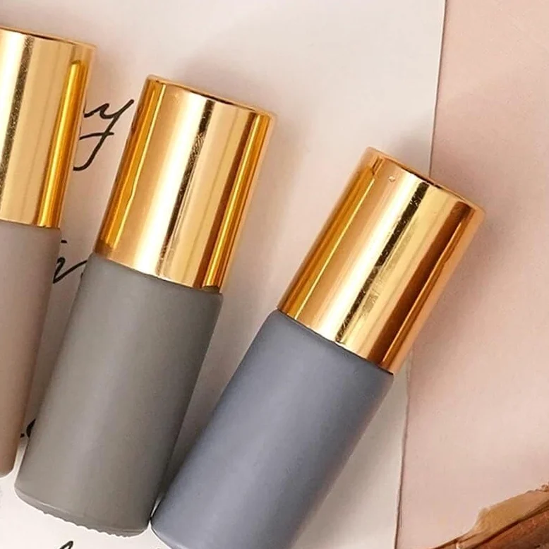 Mini Bottiglie di Profumo da Viaggio, Atomizzatore di Profumo 5/10 Pezzi 5ml Roll on Bottiglia con Custodia in Vetro Colorato Colorato Vuoto Ricaricabile Mini Bottiglia di Profumo a Rullo Ricaricabile