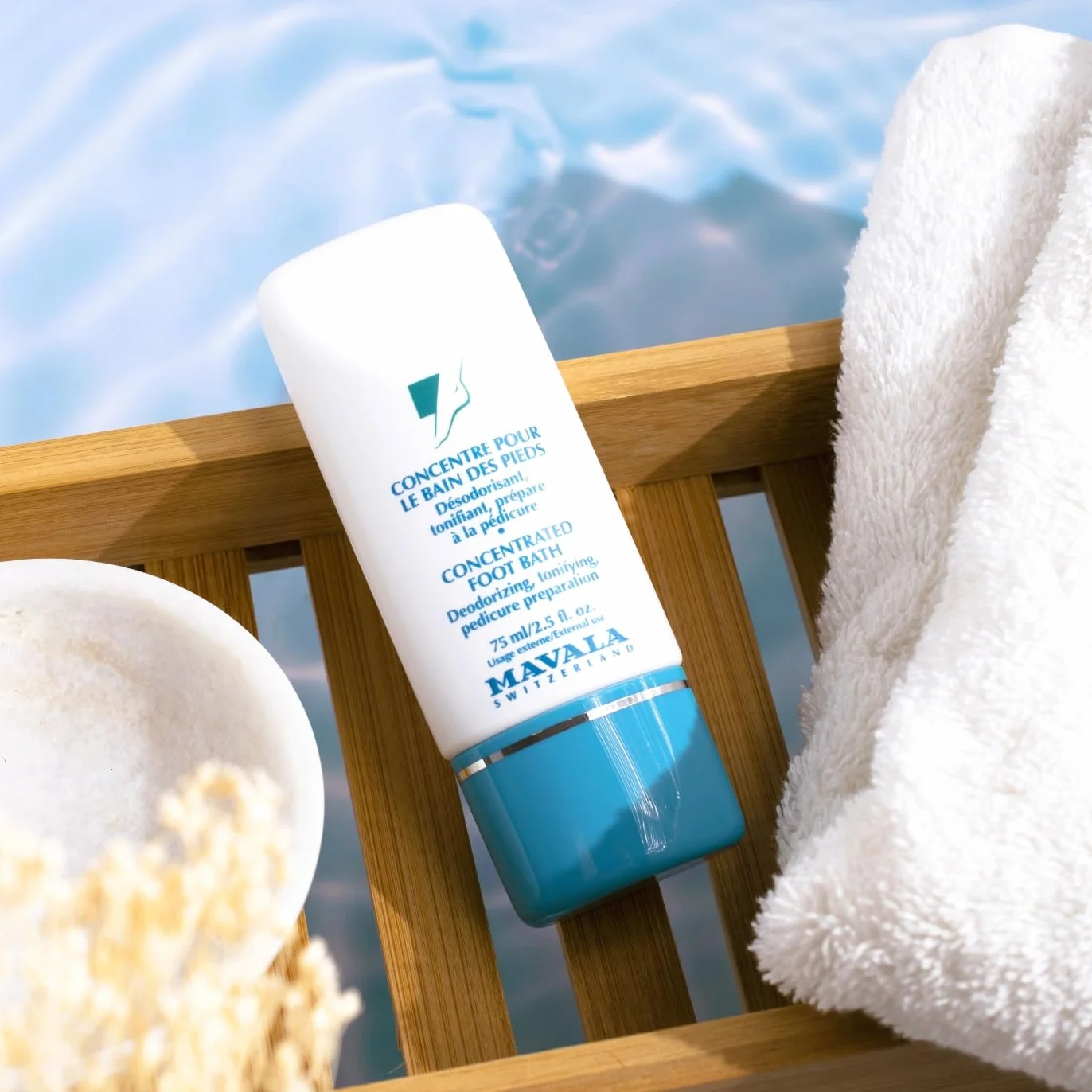 Mavala - Concentrato Bagno dei piedi - Trattamento deodorante e tonificante - Preparazione alla Pedicure - Azione emolliente - Profumo essenza eucalipto e limone - 75 ml