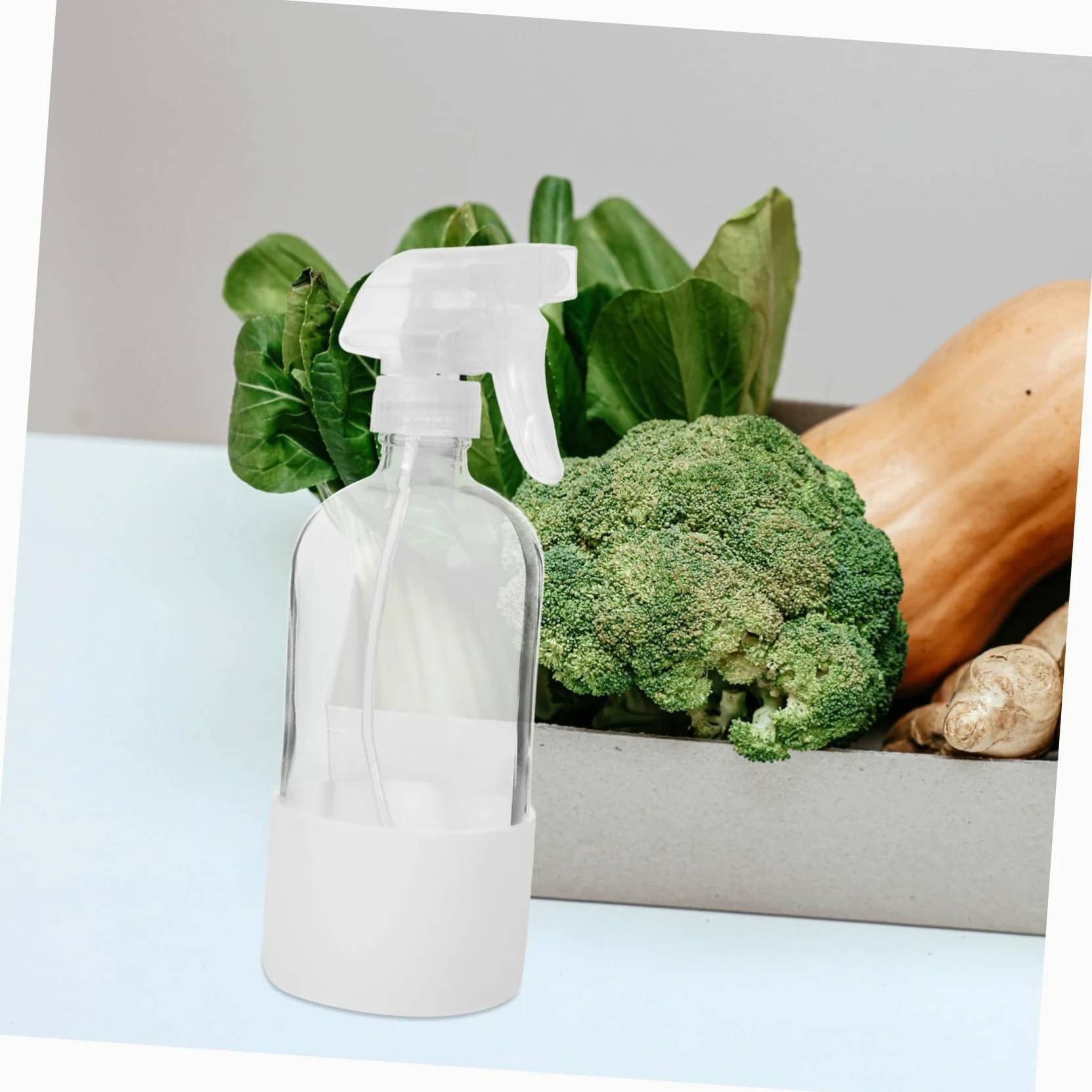Bottiglia Spray 500ml in Vetro con Rivestimento in Silicone, 2 Pezzi | Nebulizzazione Fine, Bianco Moderno, Flaconi Vuoti Riutilizzabili per Uso Quotidiano