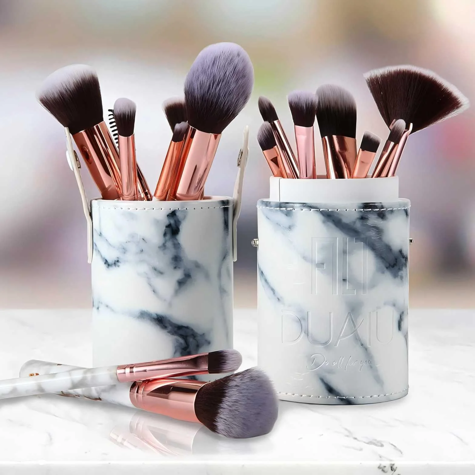 Pennelli Make Up DUAIU 16 Pezzi Set Di pennelli Trucco Fondotinta Cipria Crème Liquido Professionali Pennelli Per Volto Ombretti e Sopracciglio Adatto Per Liquidi, Creme, Polveri, ecc.