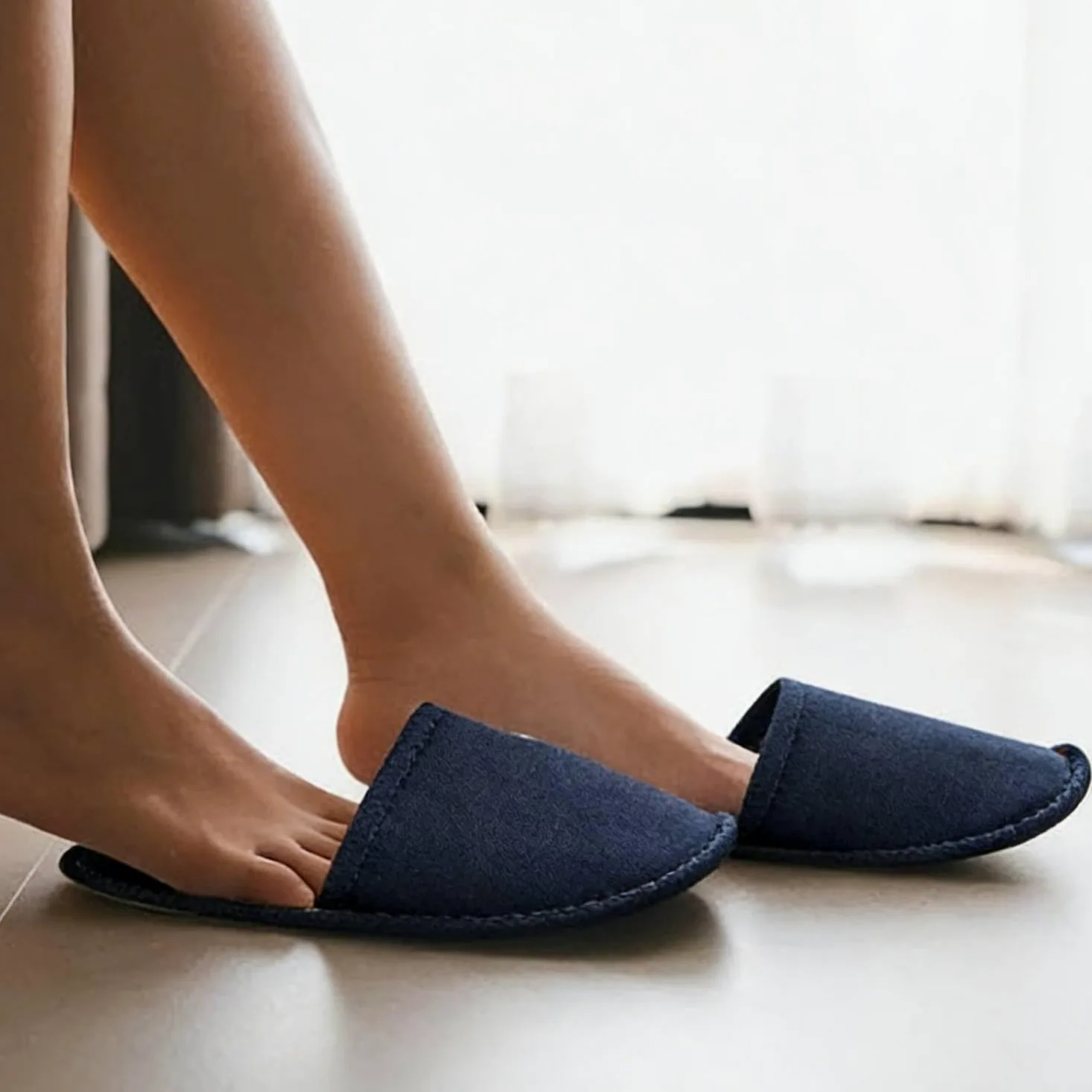 50 Paia Pantofole Monouso Tessuto Unisex Antiscivolo per Hotel Spa Viaggi | Ciabatte Usa E Getta Leggere Traspiranti Suola Spessa Bianco Nero Taglia 42 Adulti
