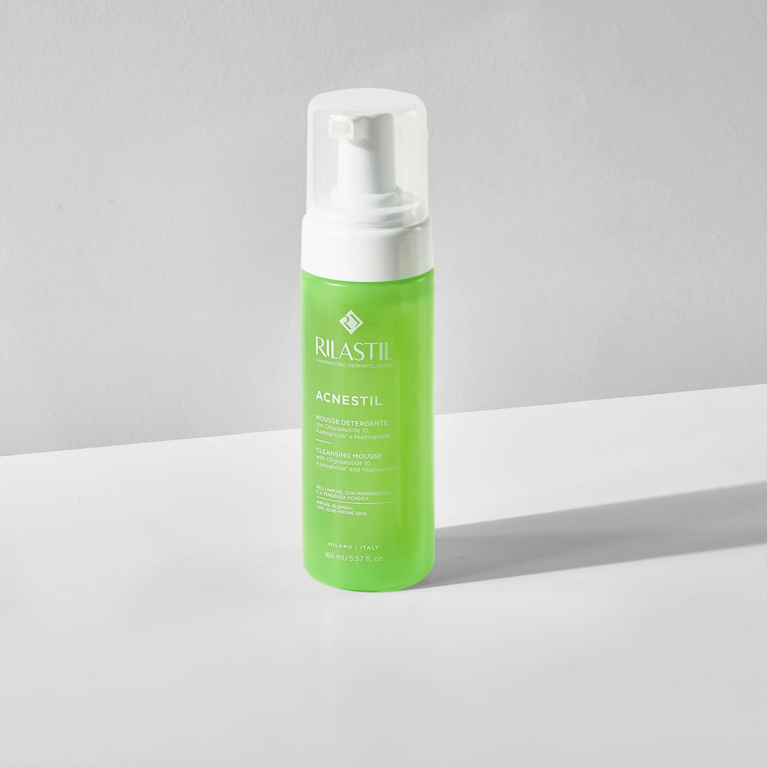 Rilastil Acnestil Mousse Detergente, Formula Delicata, Pelli con Tendenza Acneica, Confezione da 150ml